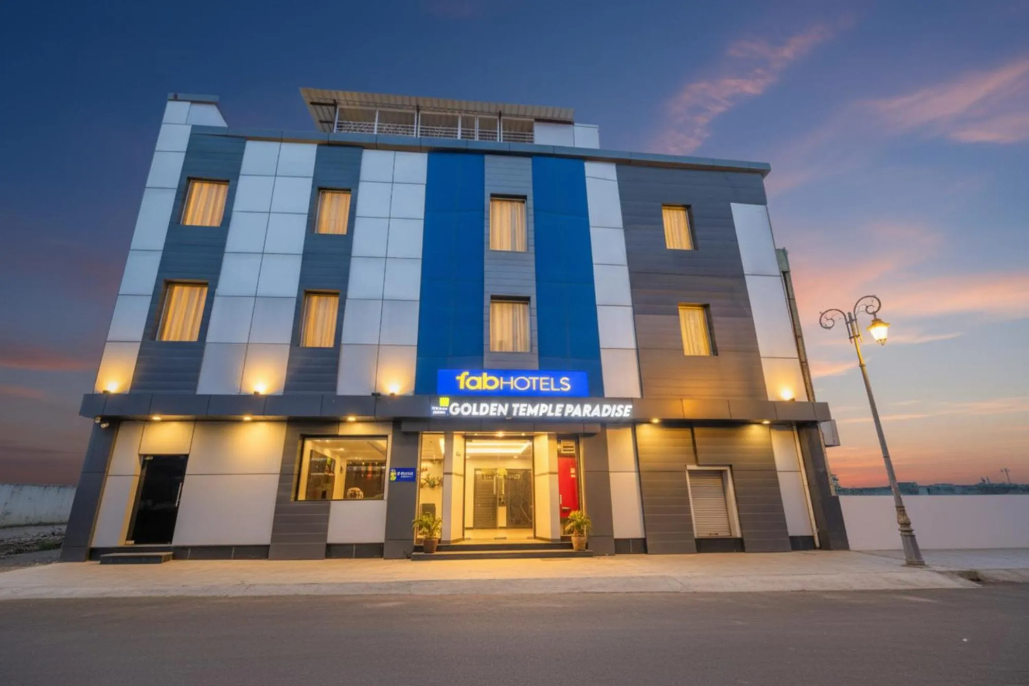 Property building in FabHotel Golden Temple Paradise - 50 meters from Golden Temple