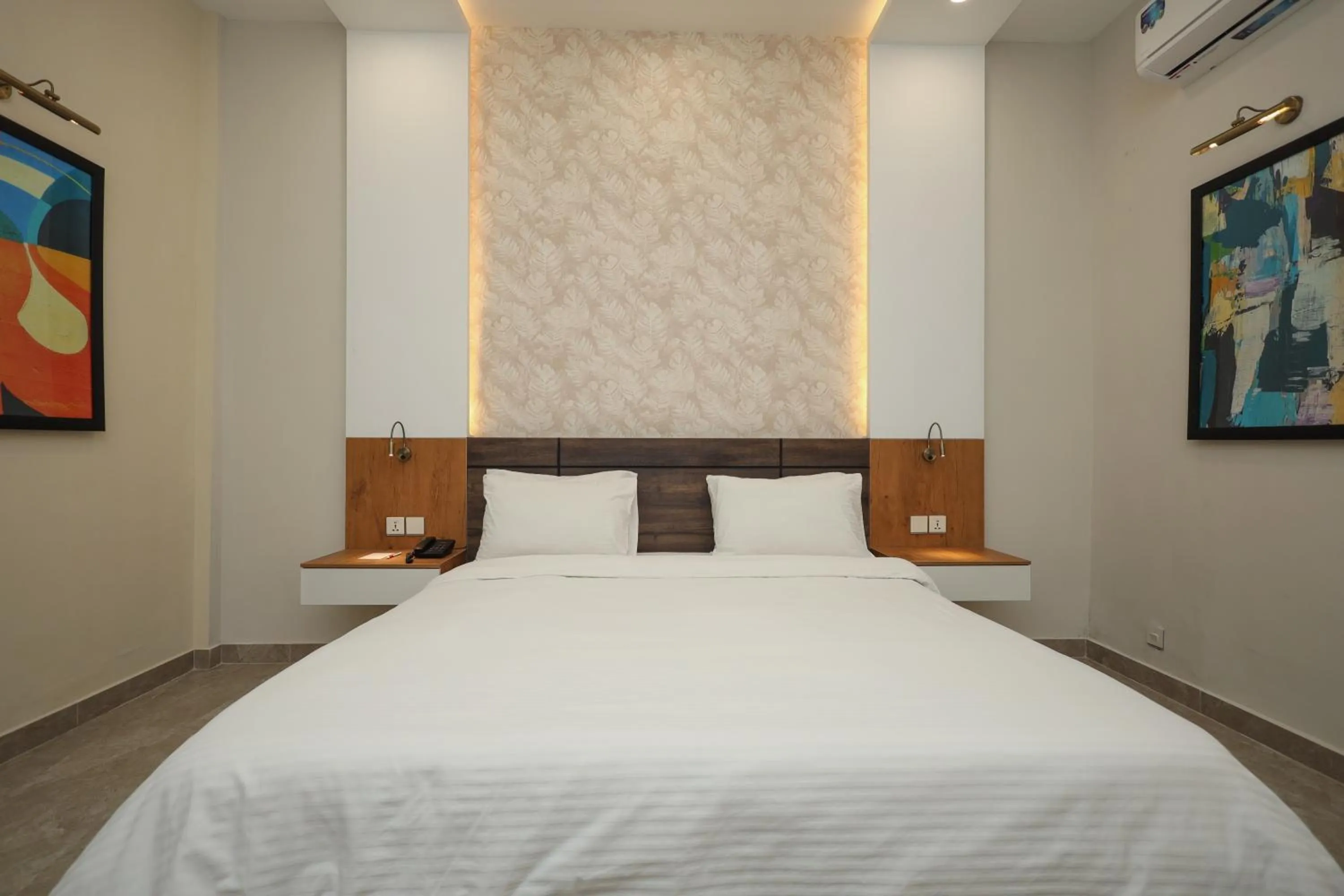 Photo of the whole room, Bed in The Mark