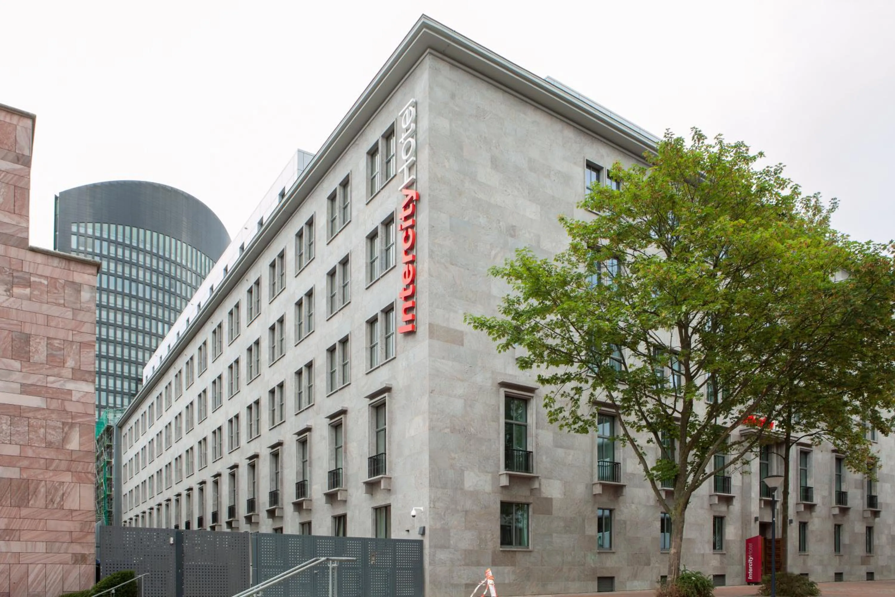 Facade/entrance in IntercityHotel Dortmund