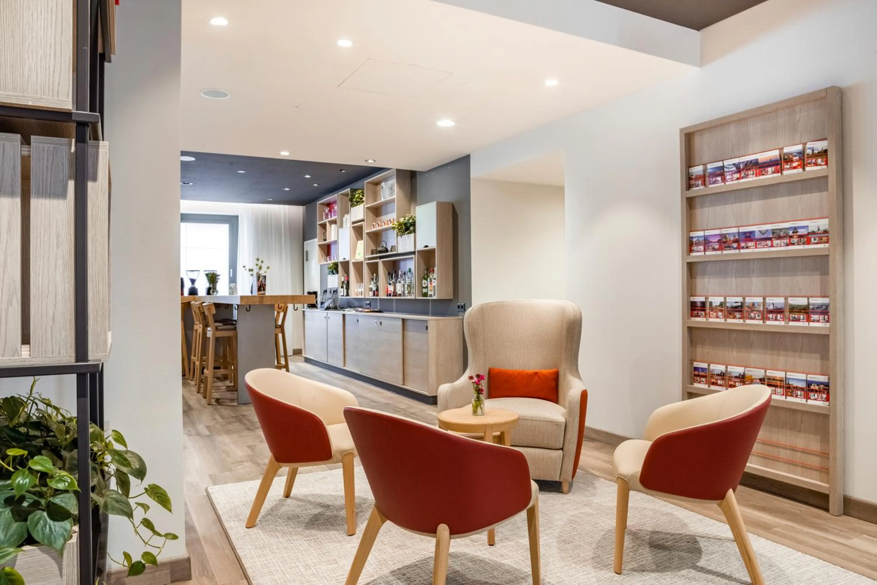 Lounge or bar in IntercityHotel Dortmund