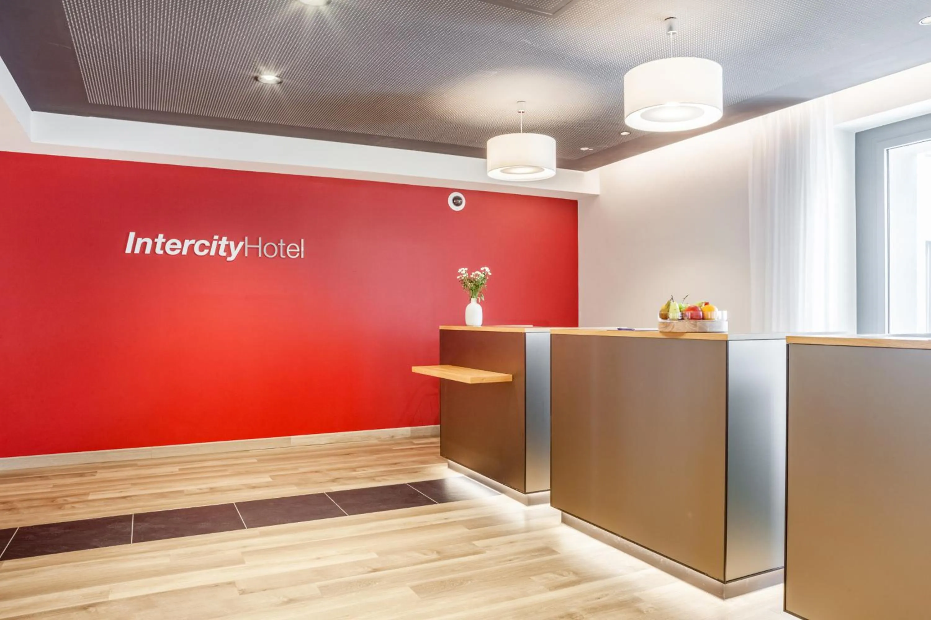 Lobby or reception in IntercityHotel Dortmund