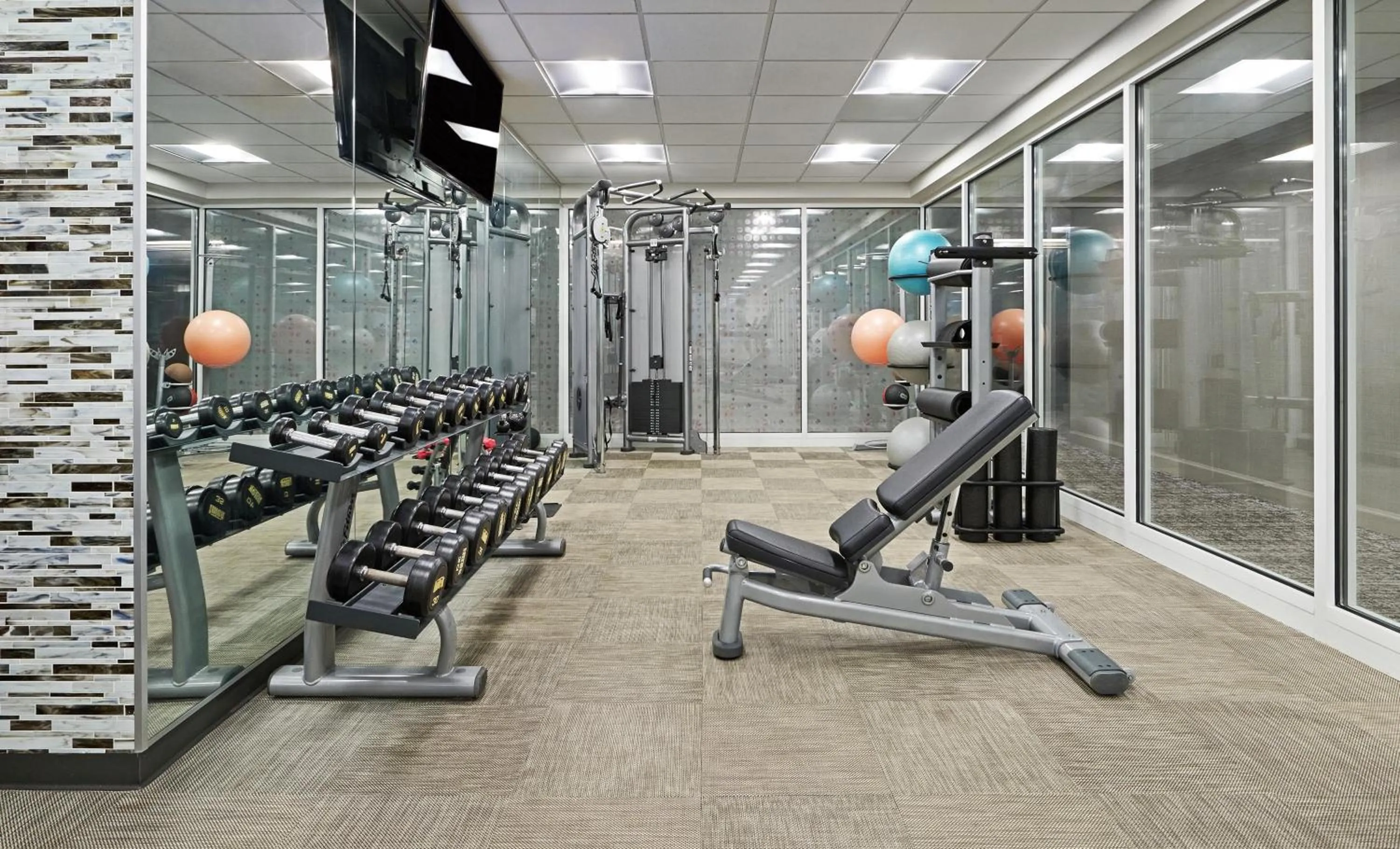 Fitness centre/facilities in Hyatt Centric Chicago Magnificent Mile