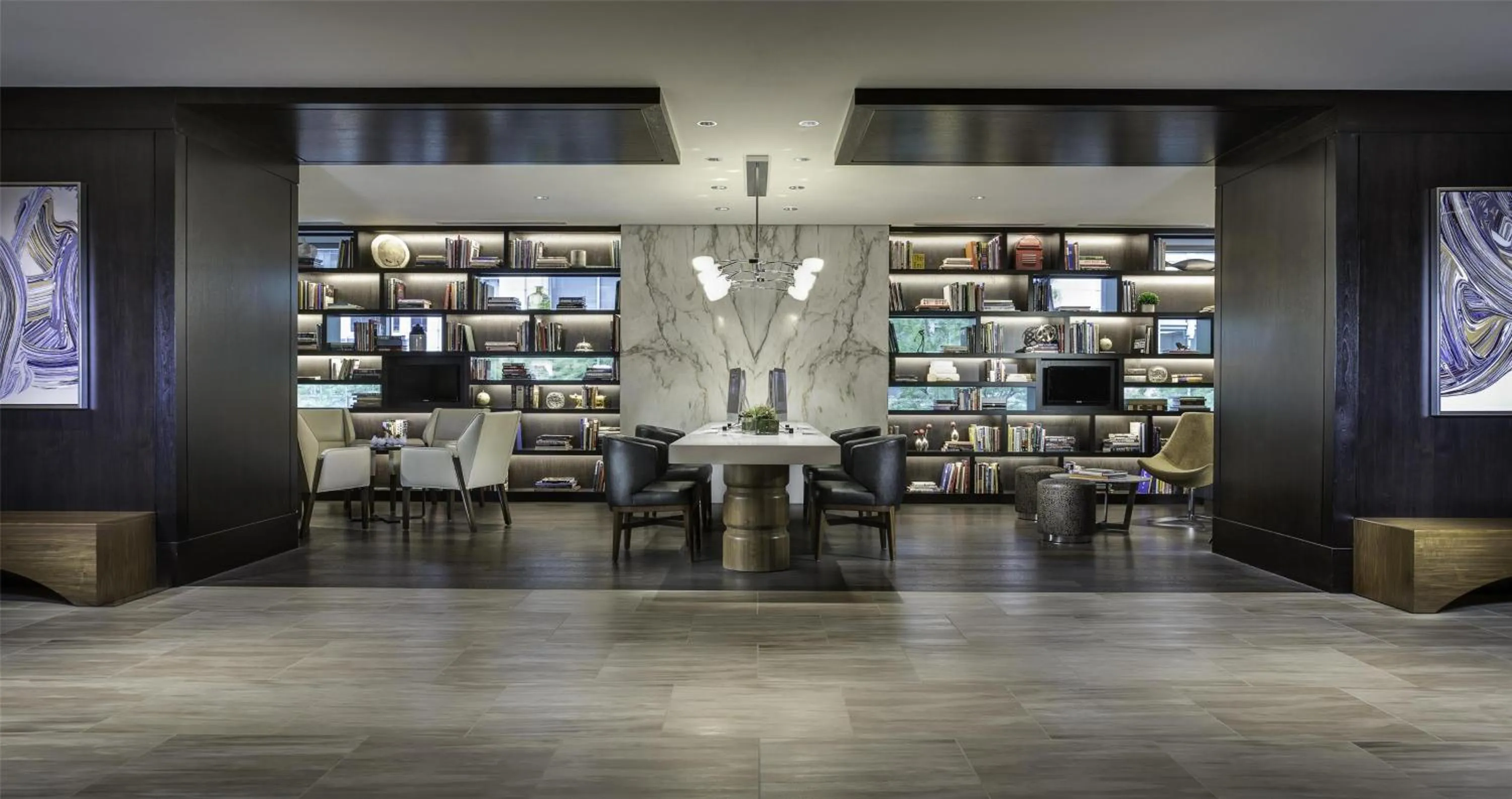 Lounge or bar in Hyatt Centric Chicago Magnificent Mile