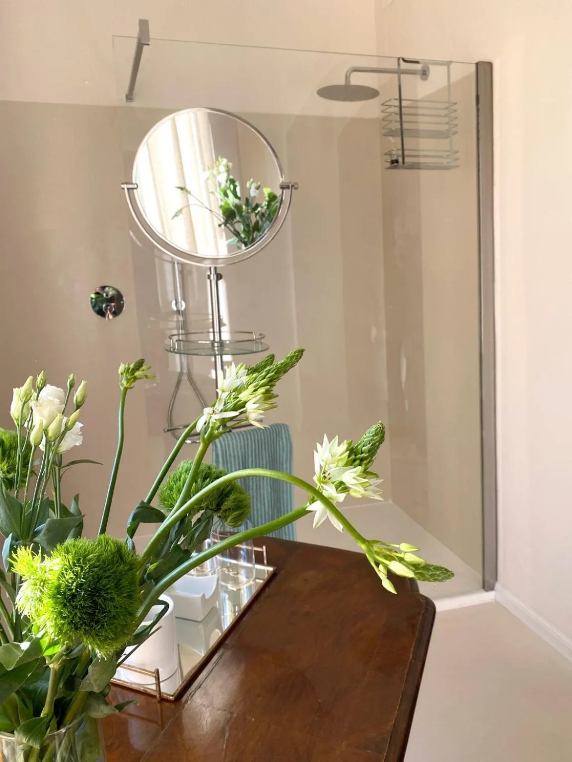 Shower in Villa Lina