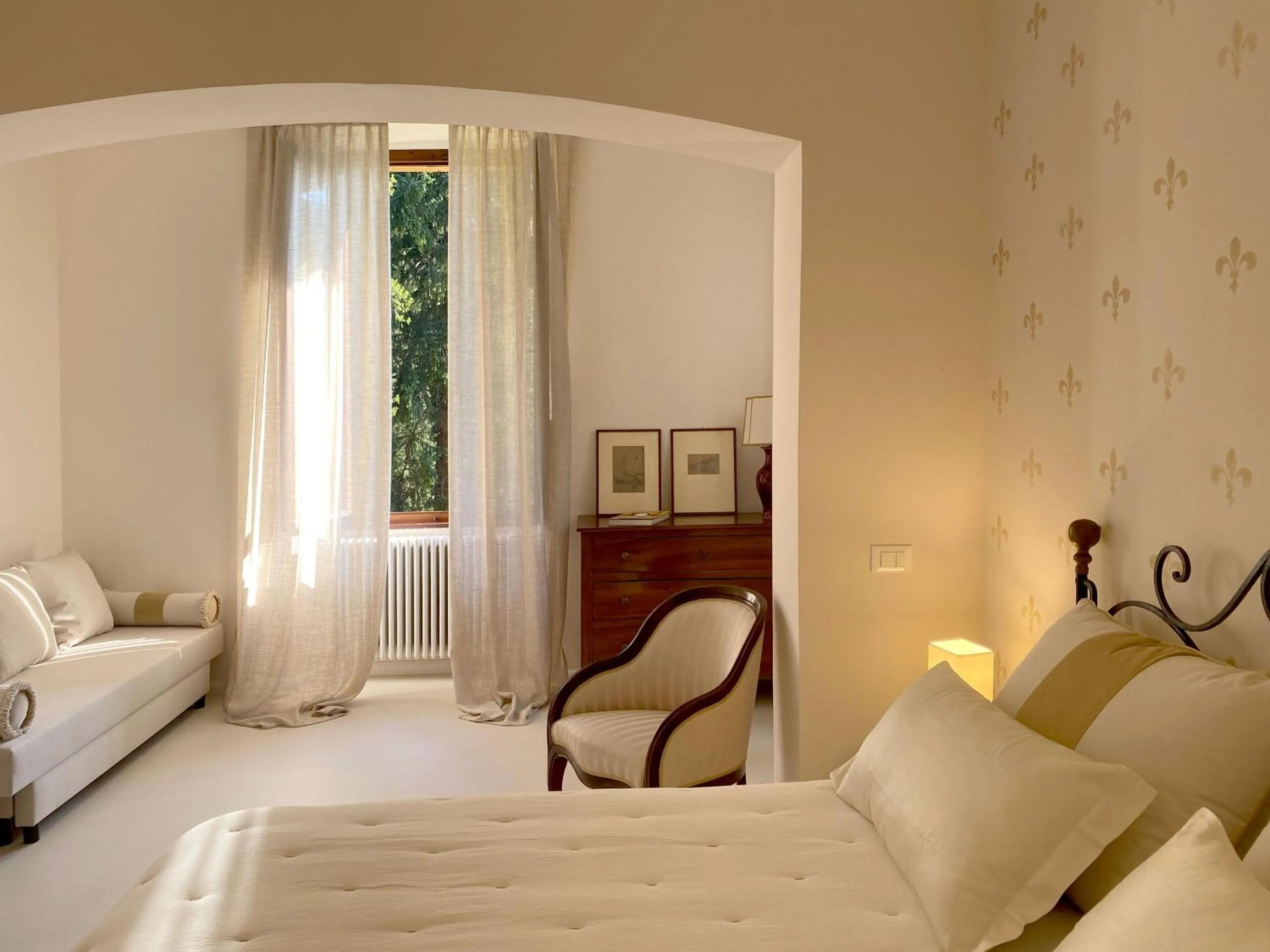 Bedroom, Bed in Villa Lina