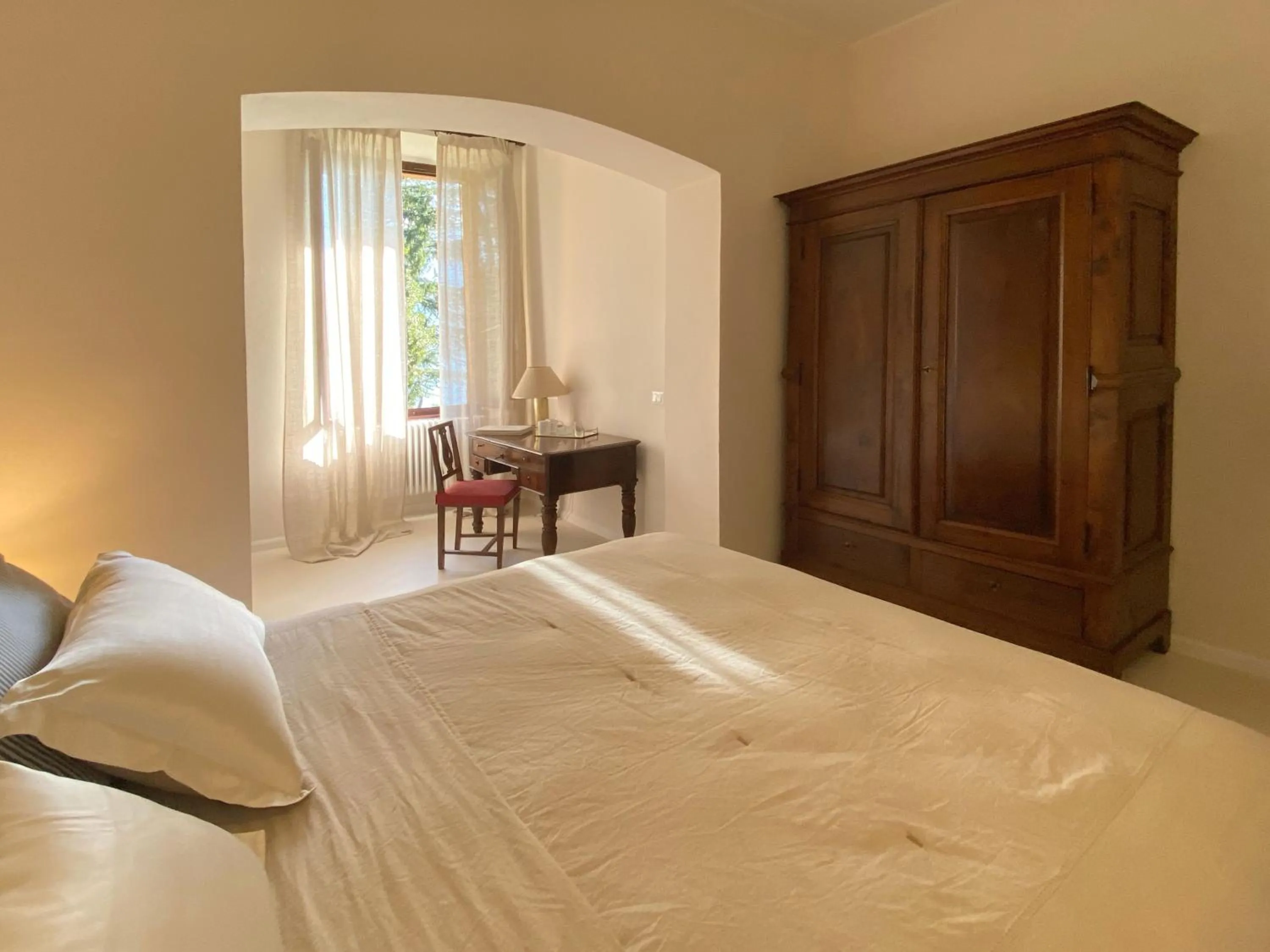 Bedroom, Bed in Villa Lina