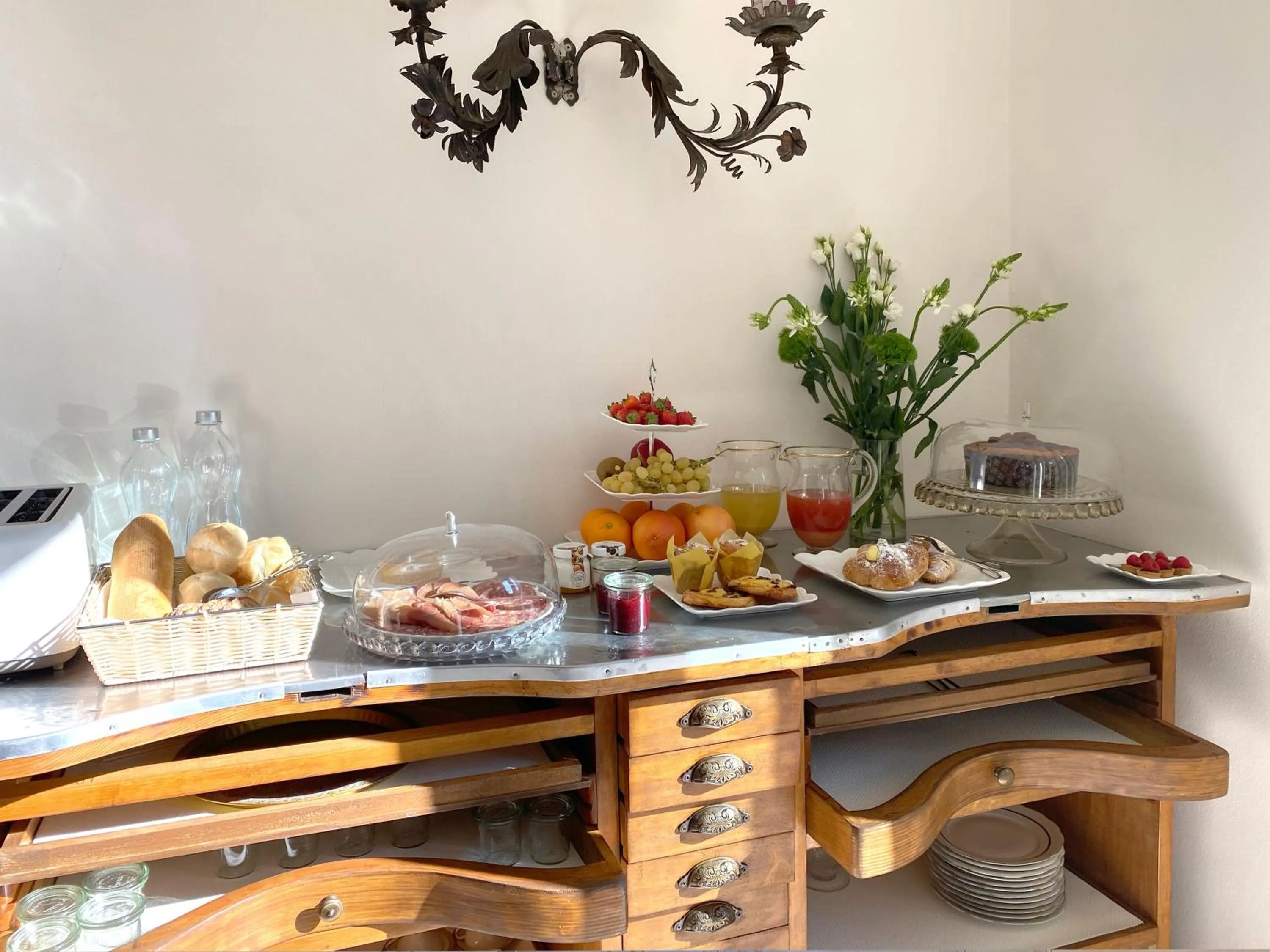 Breakfast in Villa Lina