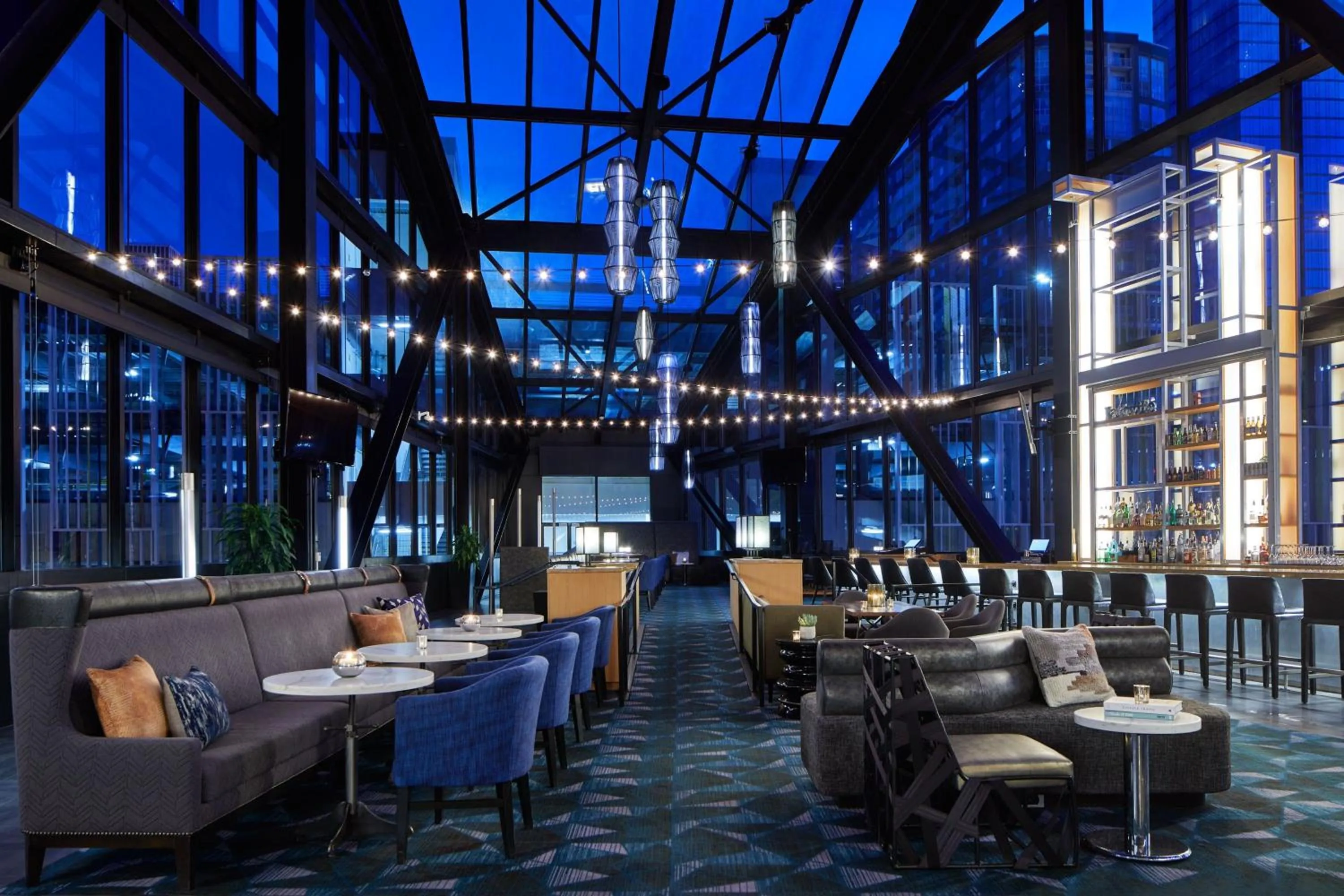 Restaurant/places to eat in Renaissance Nashville Hotel