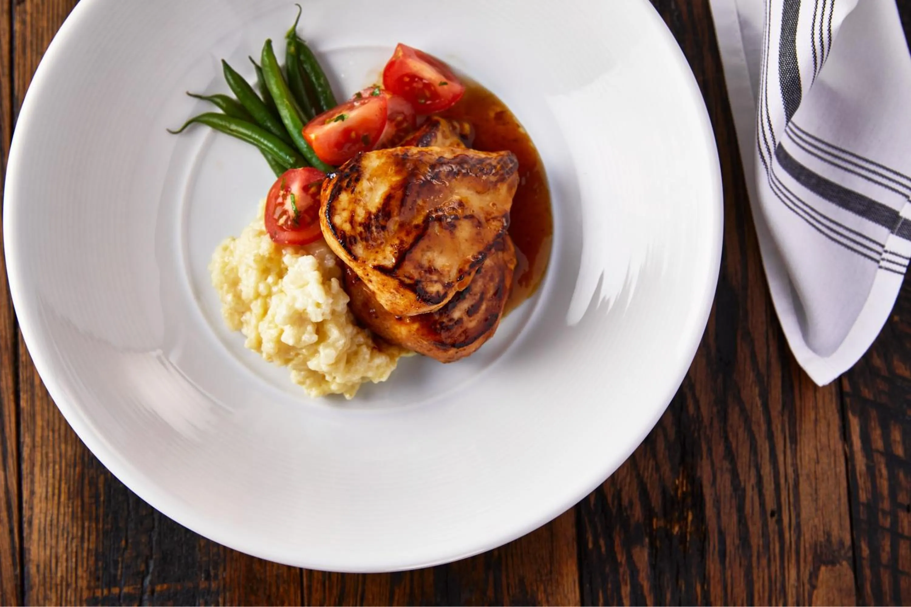 Restaurant/places to eat in Renaissance Nashville Hotel