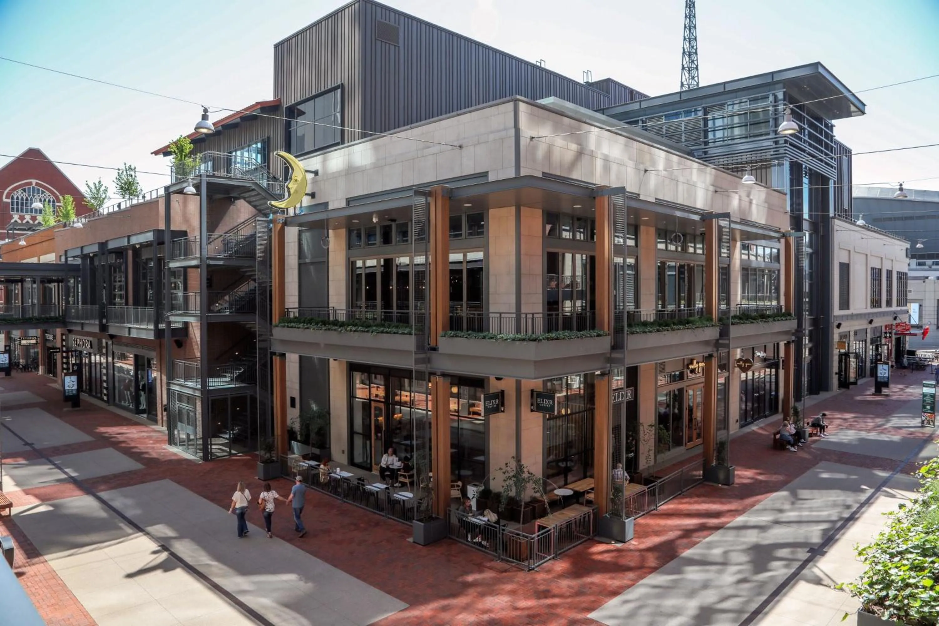 Restaurant/places to eat in Renaissance Nashville Hotel