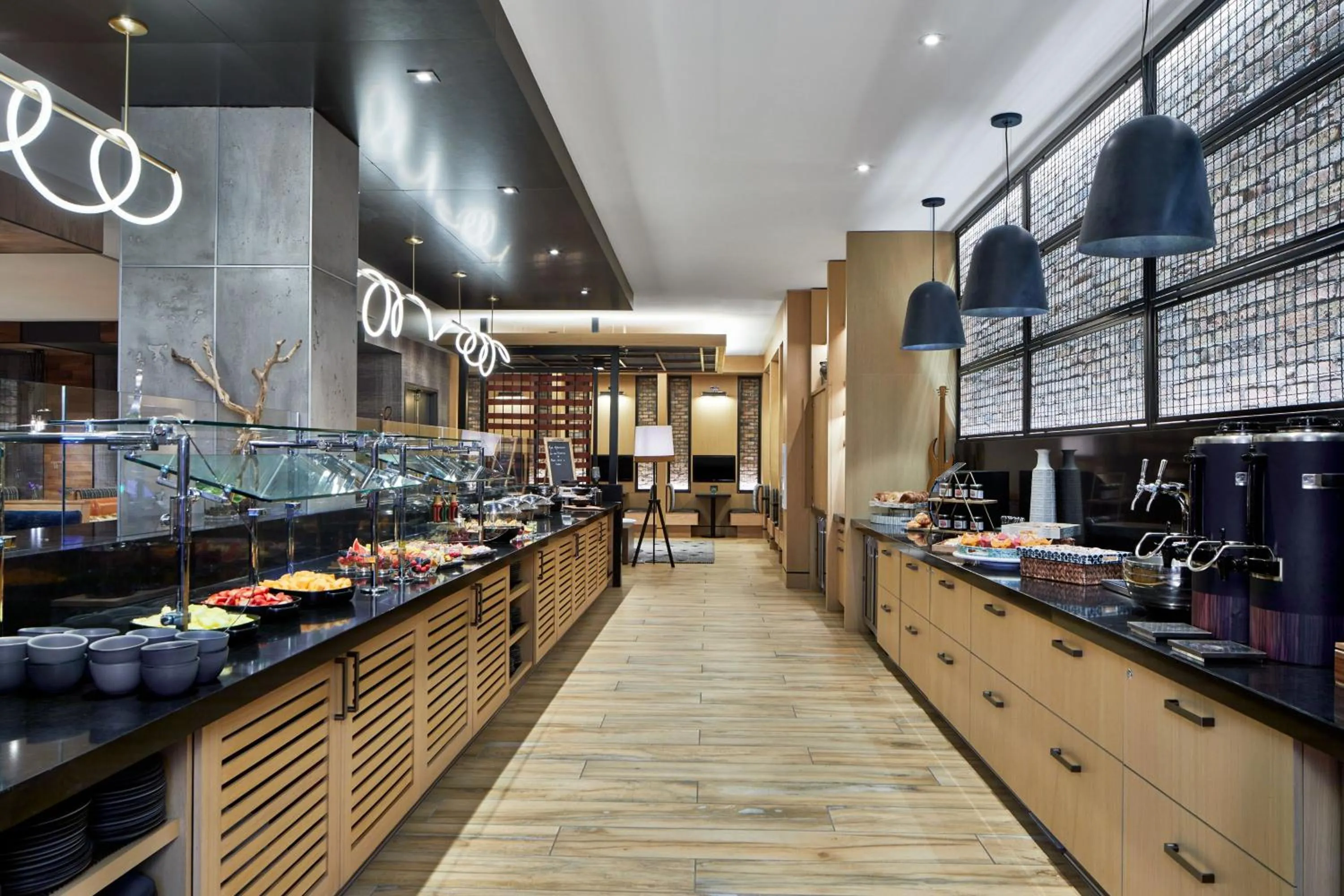 Lounge or bar in Renaissance Nashville Hotel