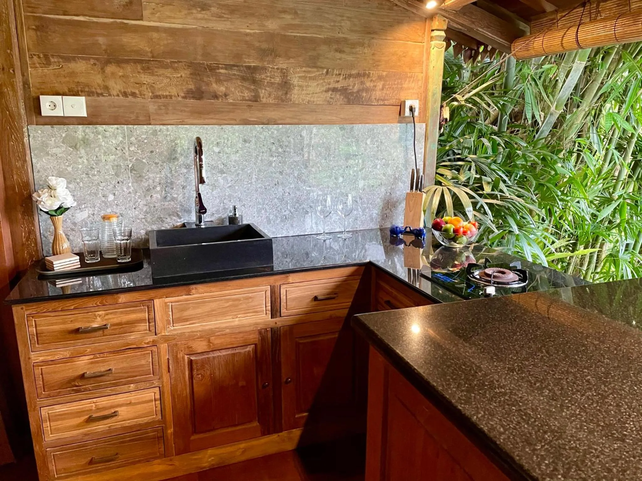 Kitchen or kitchenette in Masakali Retreat