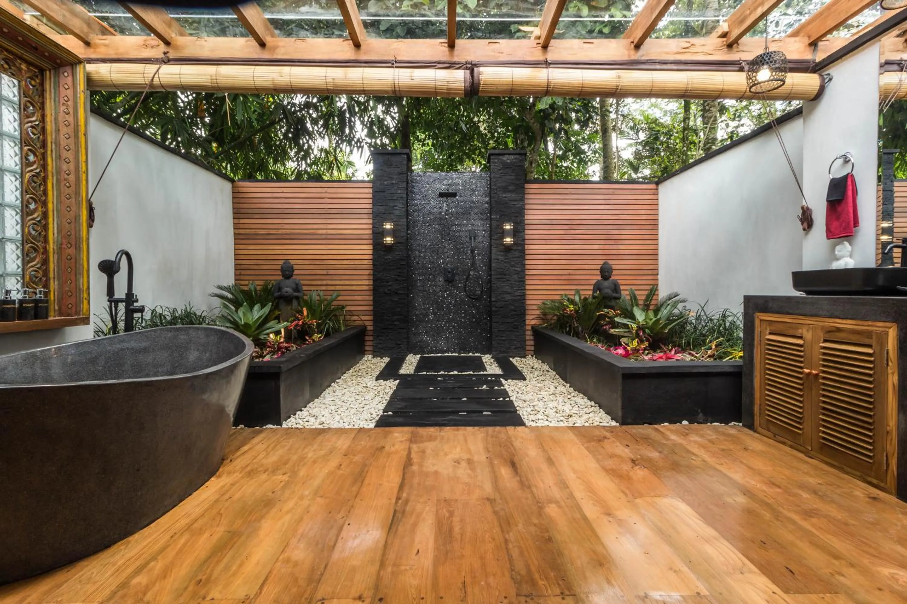 Shower in Masakali Retreat