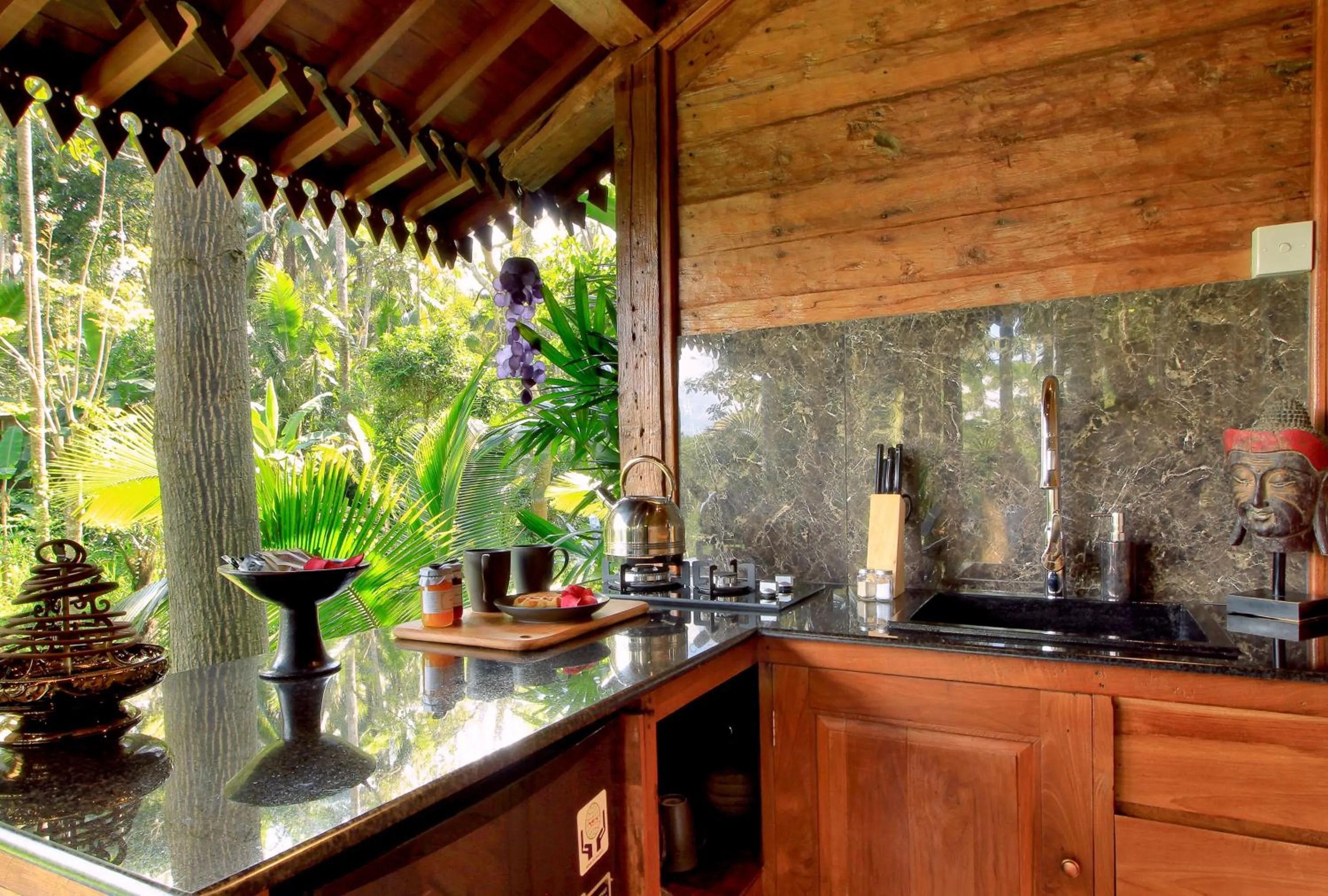 Kitchen or kitchenette in Masakali Retreat