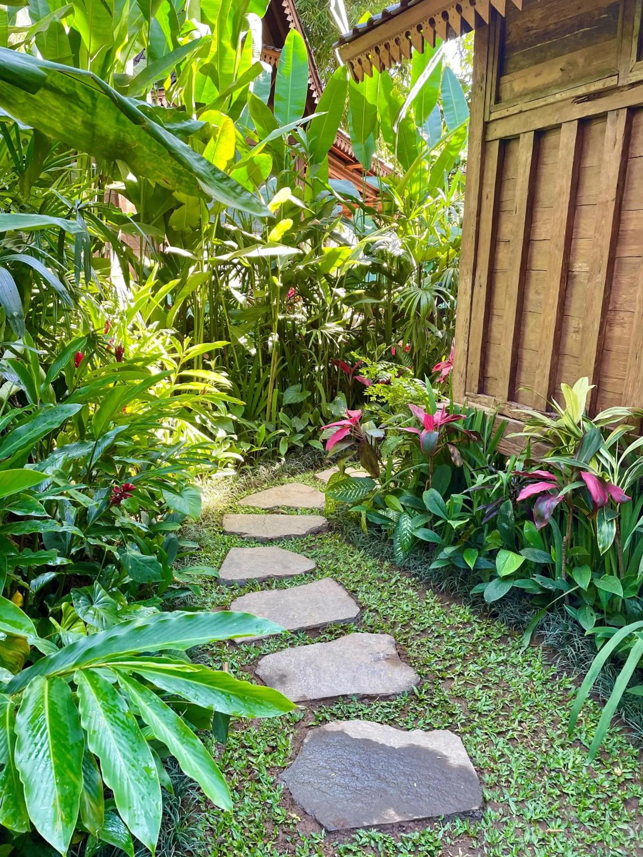 Facade/entrance in Masakali Retreat