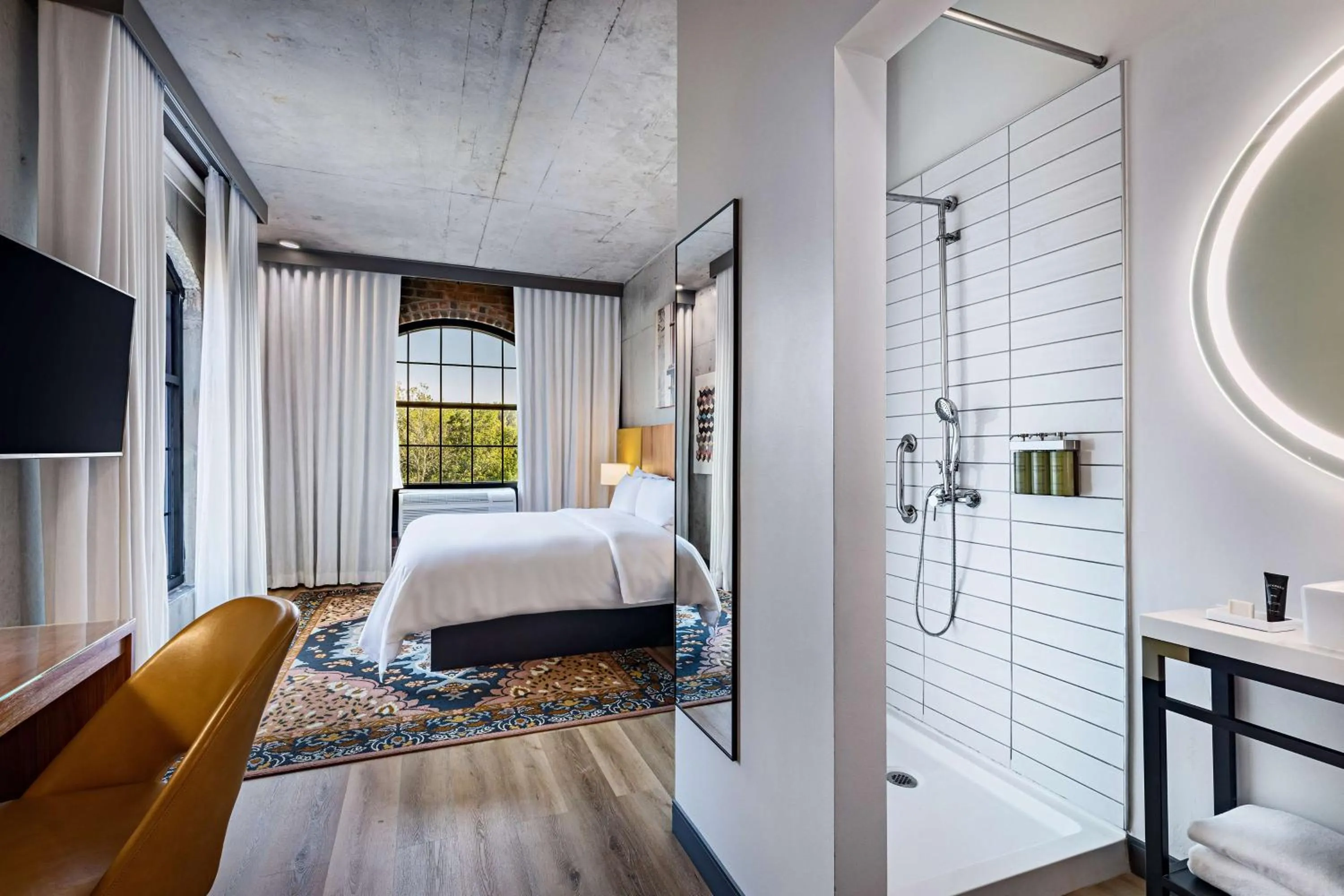 Bathroom, Bed in The LOOM Hotel, Tapestry Collection by Hilton