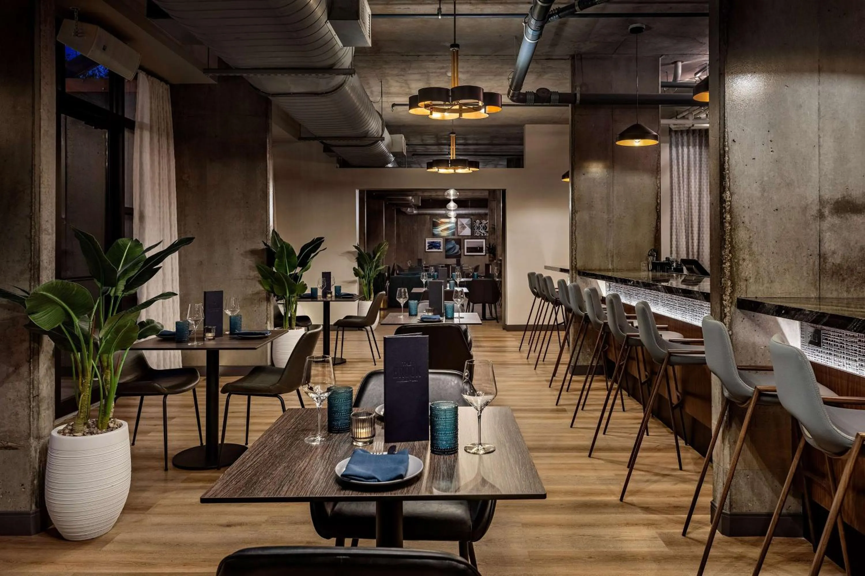 Lounge or bar in The LOOM Hotel, Tapestry Collection by Hilton