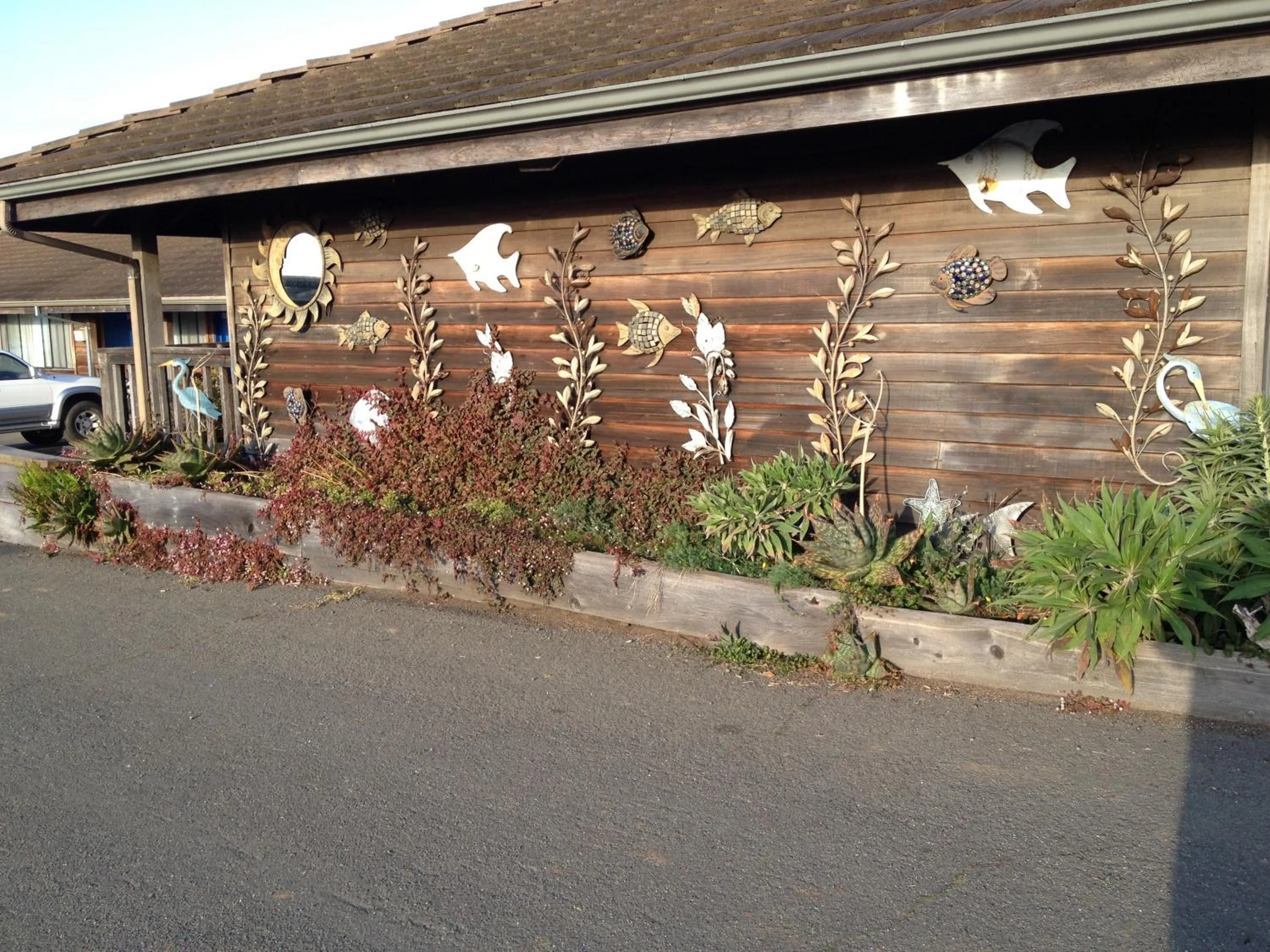 Facade/entrance in Gualala Surf Inn on the ocean bluff