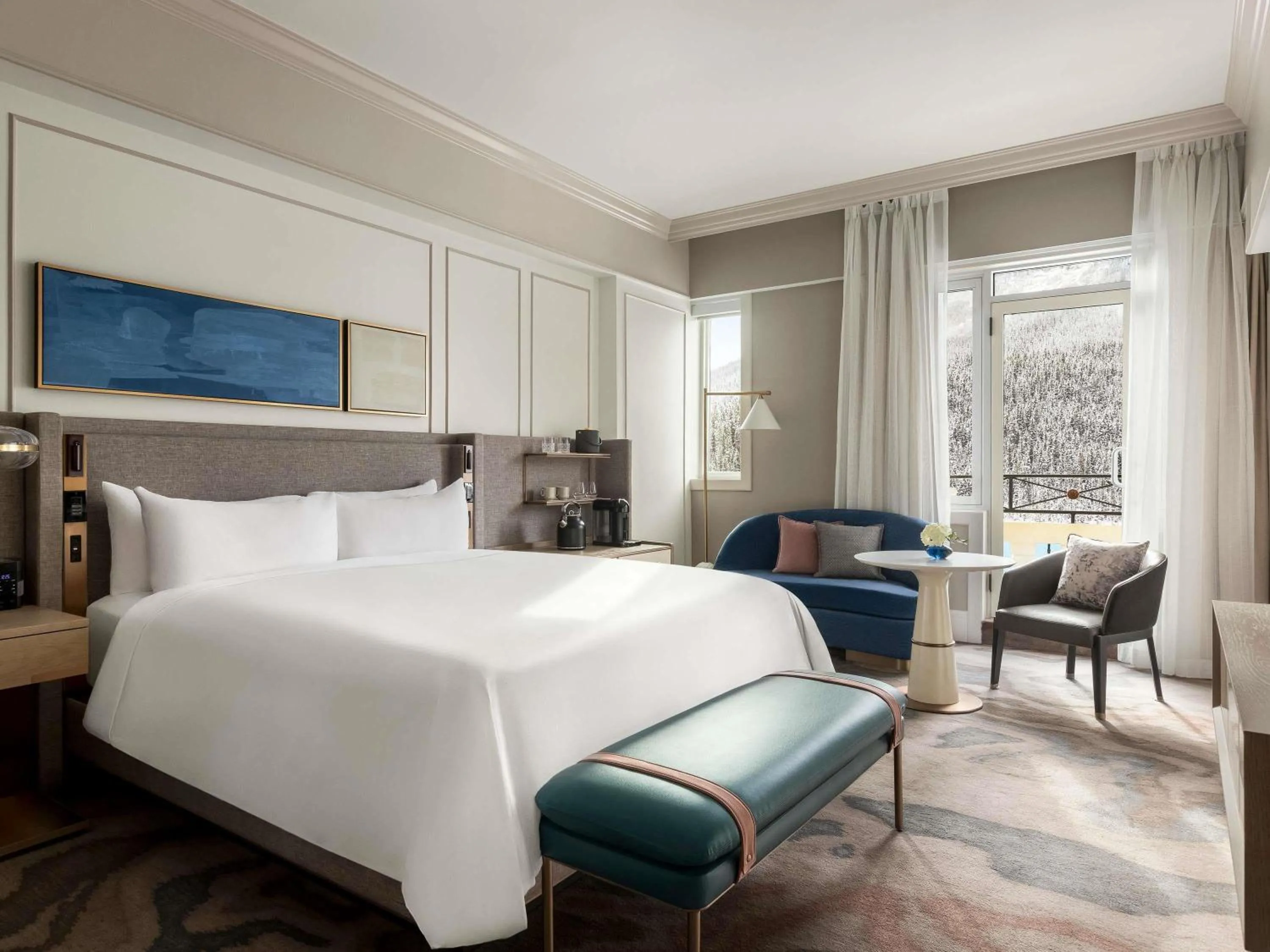 Bedroom, Bed in Fairmont Château Lake Louise