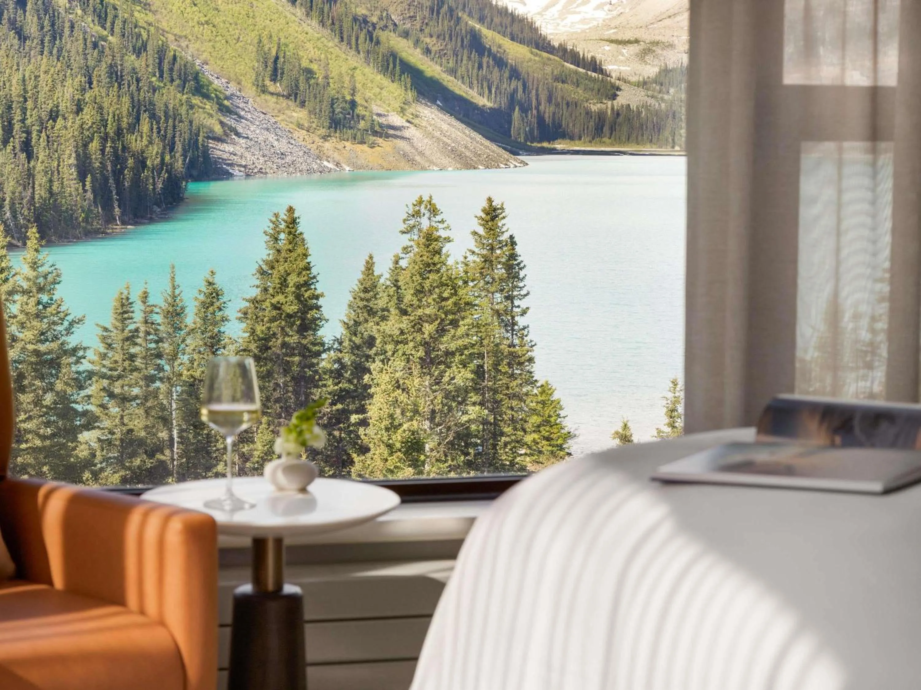 Bedroom in Fairmont Château Lake Louise
