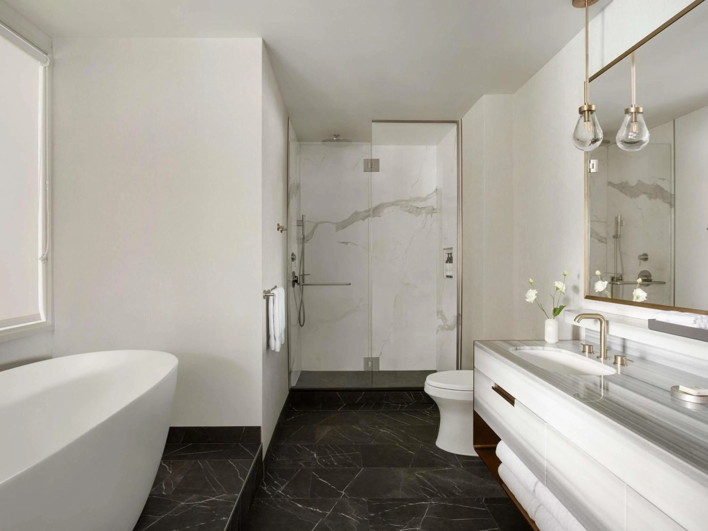 Bedroom in Fairmont Château Lake Louise