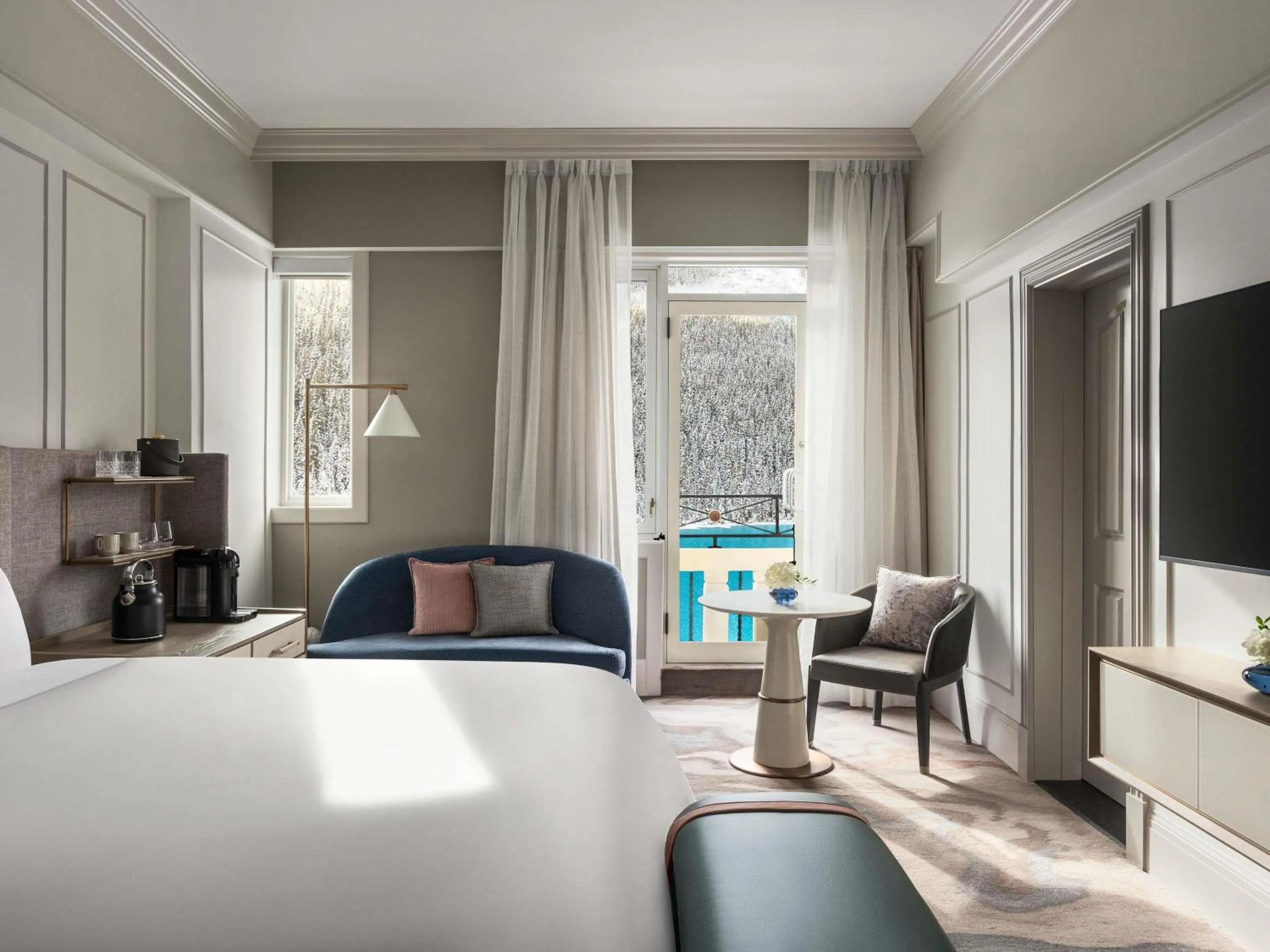 Bedroom, Bed in Fairmont Château Lake Louise