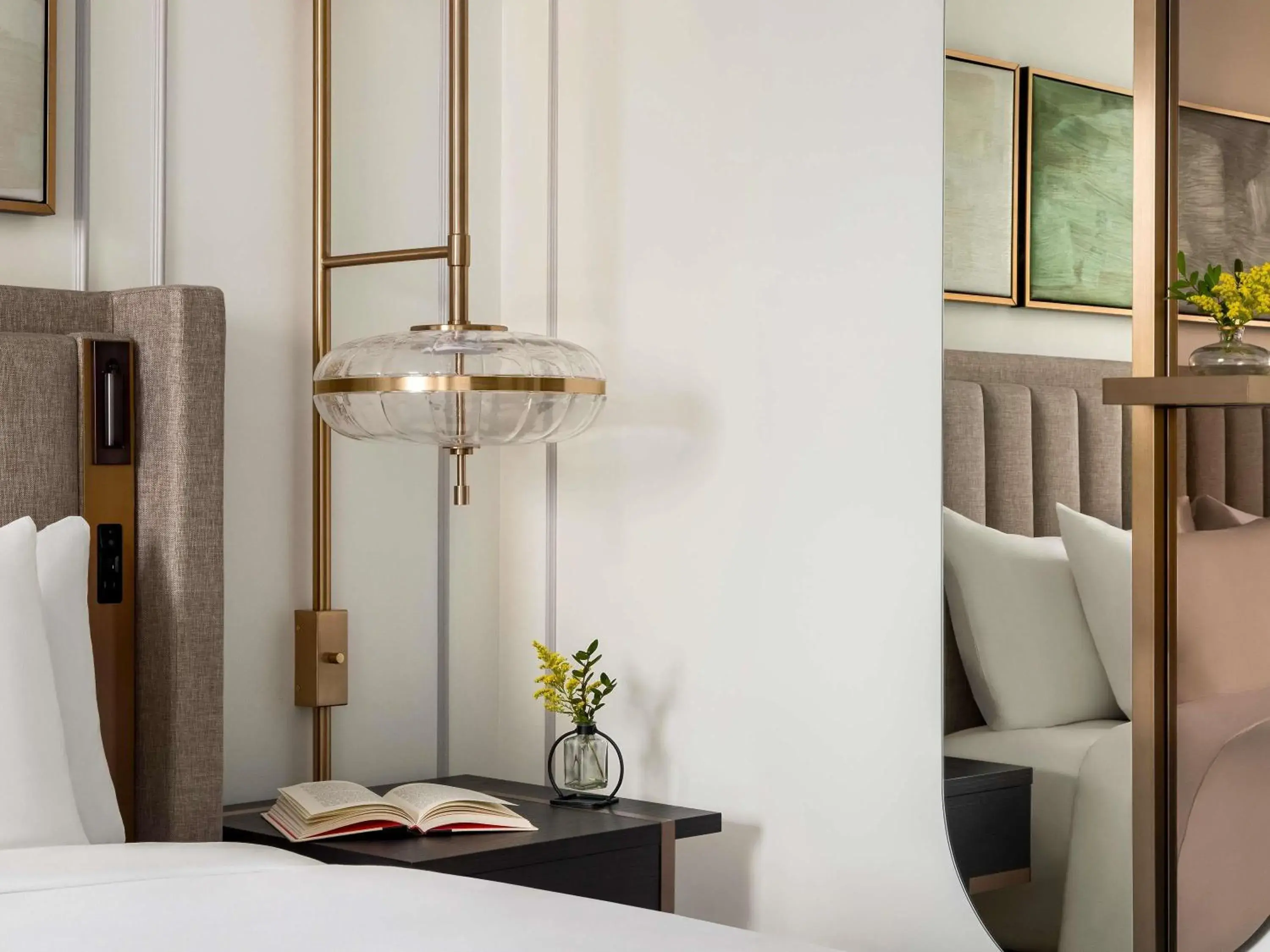 Junior King Suite in Fairmont Château Lake Louise Junior King Suite in Fairmont Château Lake Louise