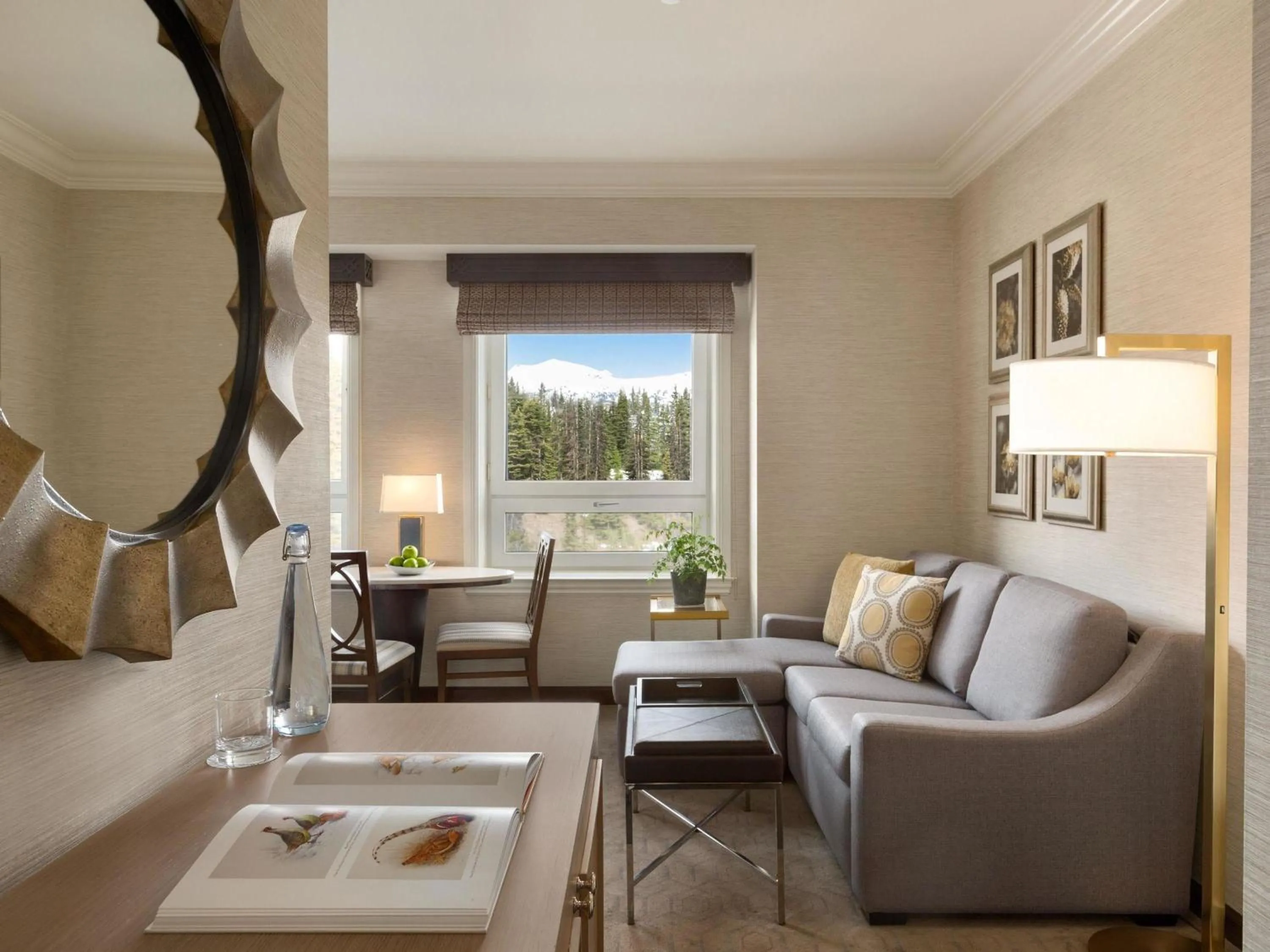 Bedroom in Fairmont Château Lake Louise