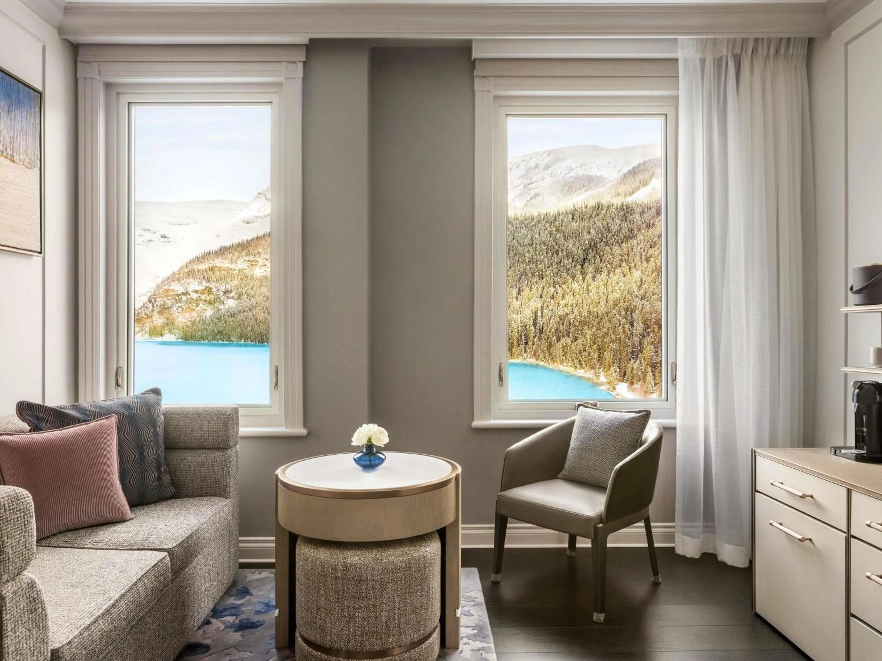 Bedroom in Fairmont Château Lake Louise