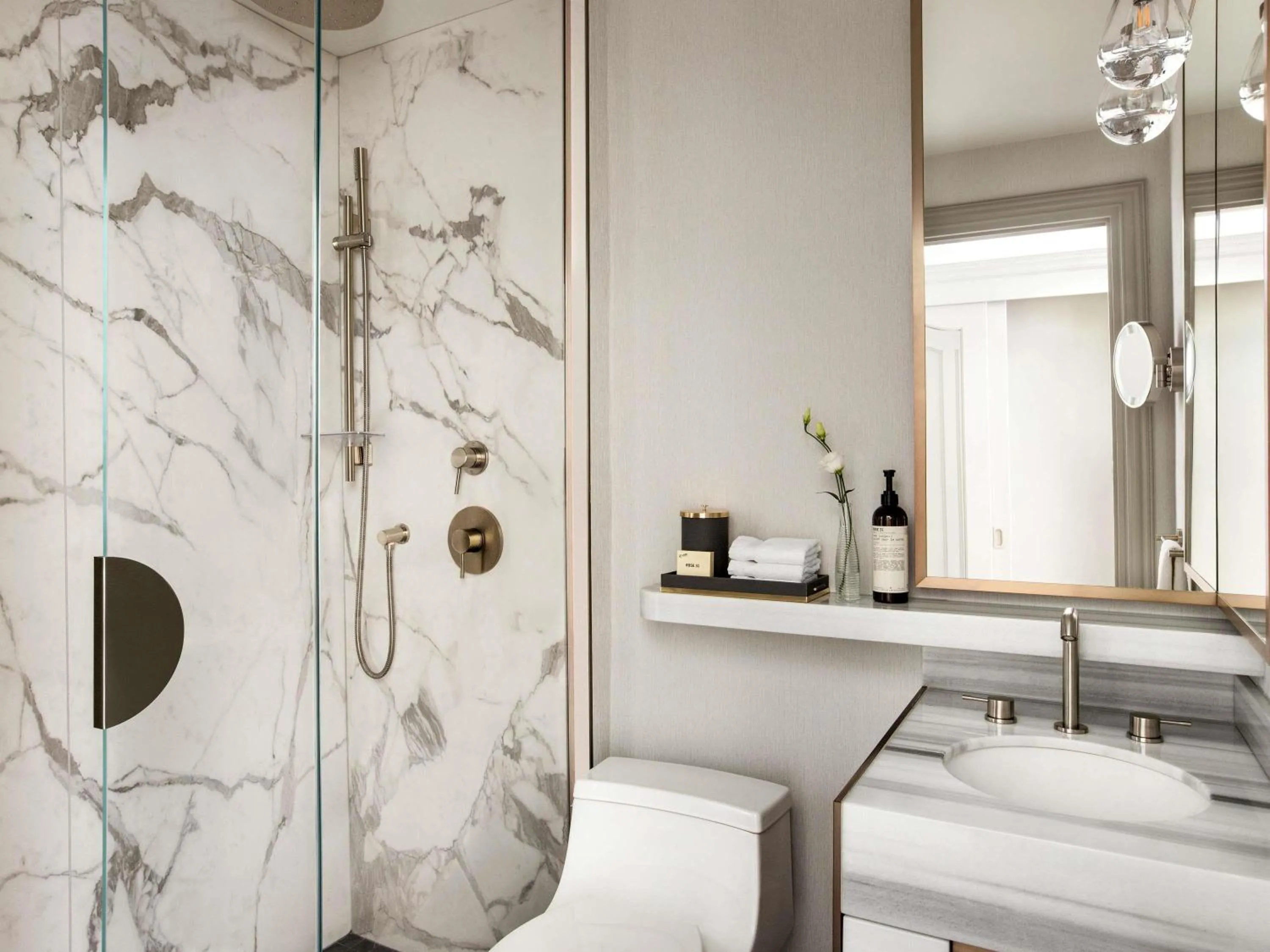 Bedroom in Fairmont Château Lake Louise