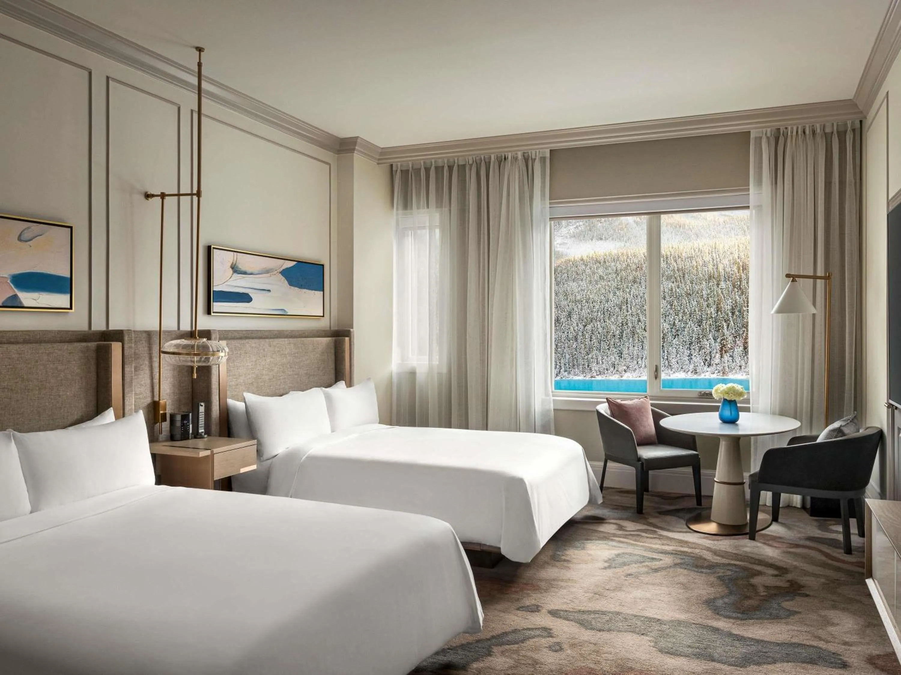 Bedroom, Bed in Fairmont Château Lake Louise