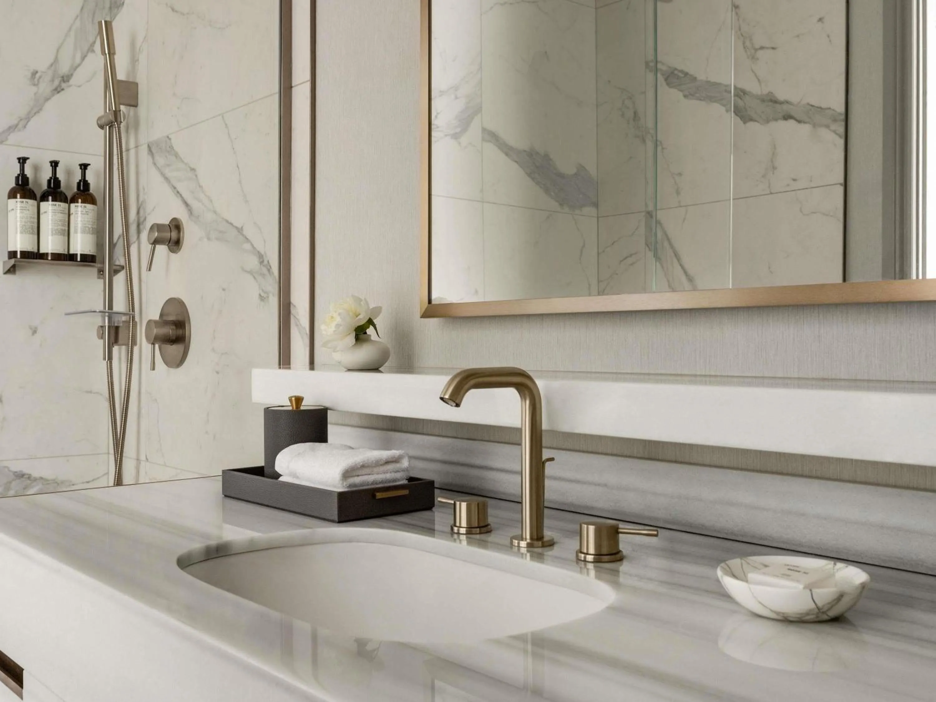 Bedroom in Fairmont Château Lake Louise