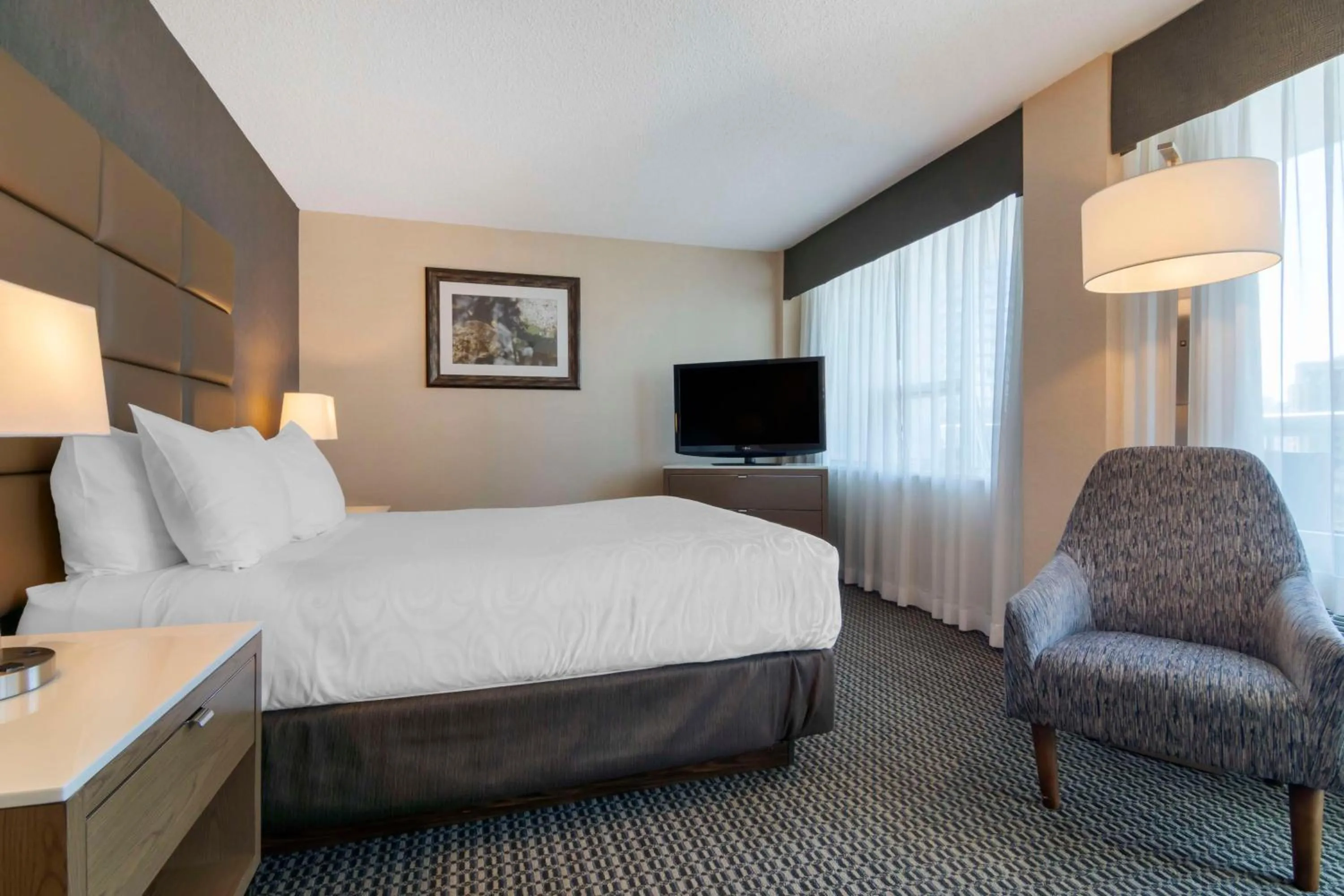 Bedroom, Bed in Best Western Premier Chateau Granville Hotel & Suites & Conference Centre