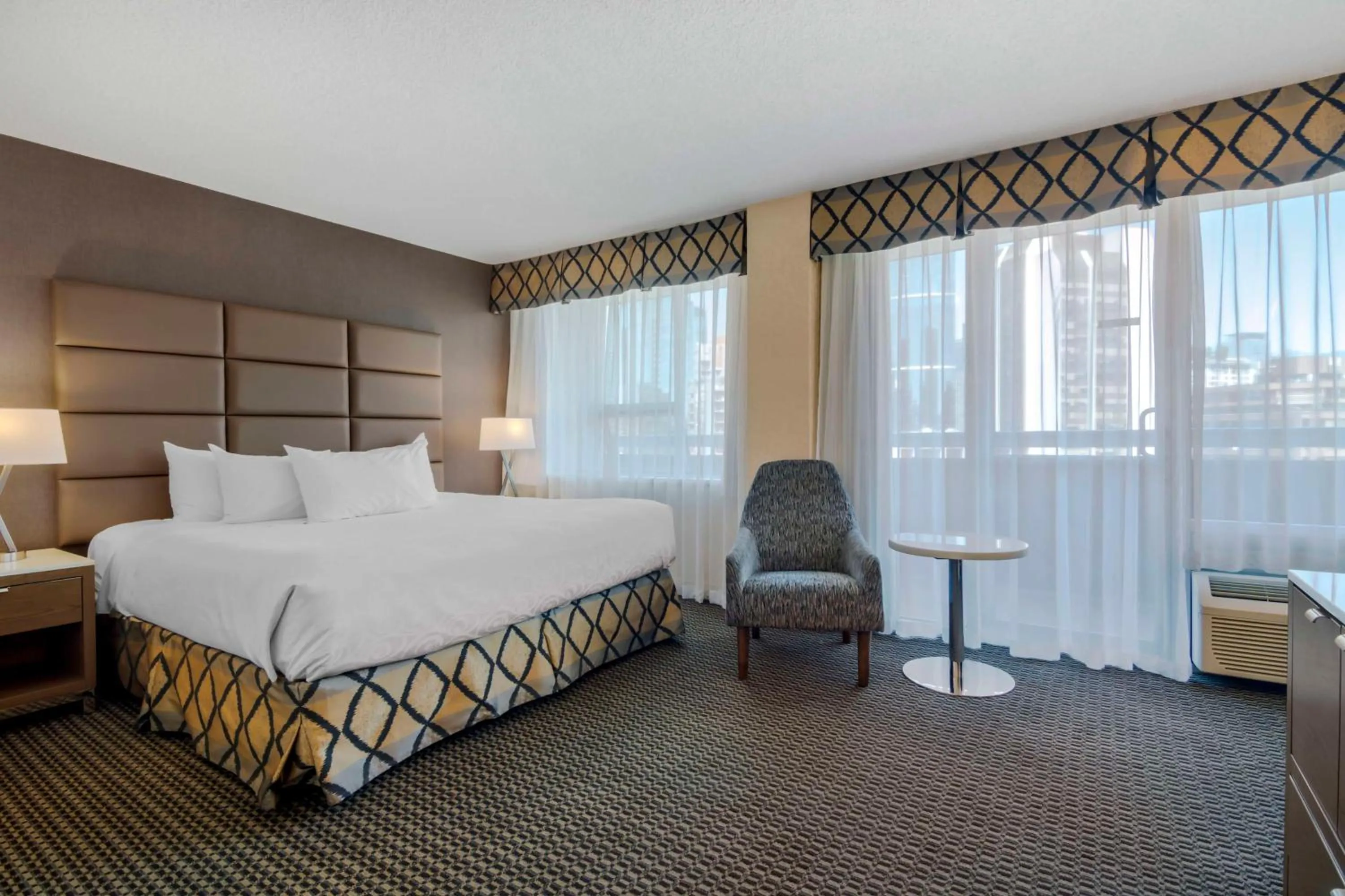 Bedroom, Bed in Best Western Premier Chateau Granville Hotel & Suites & Conference Centre