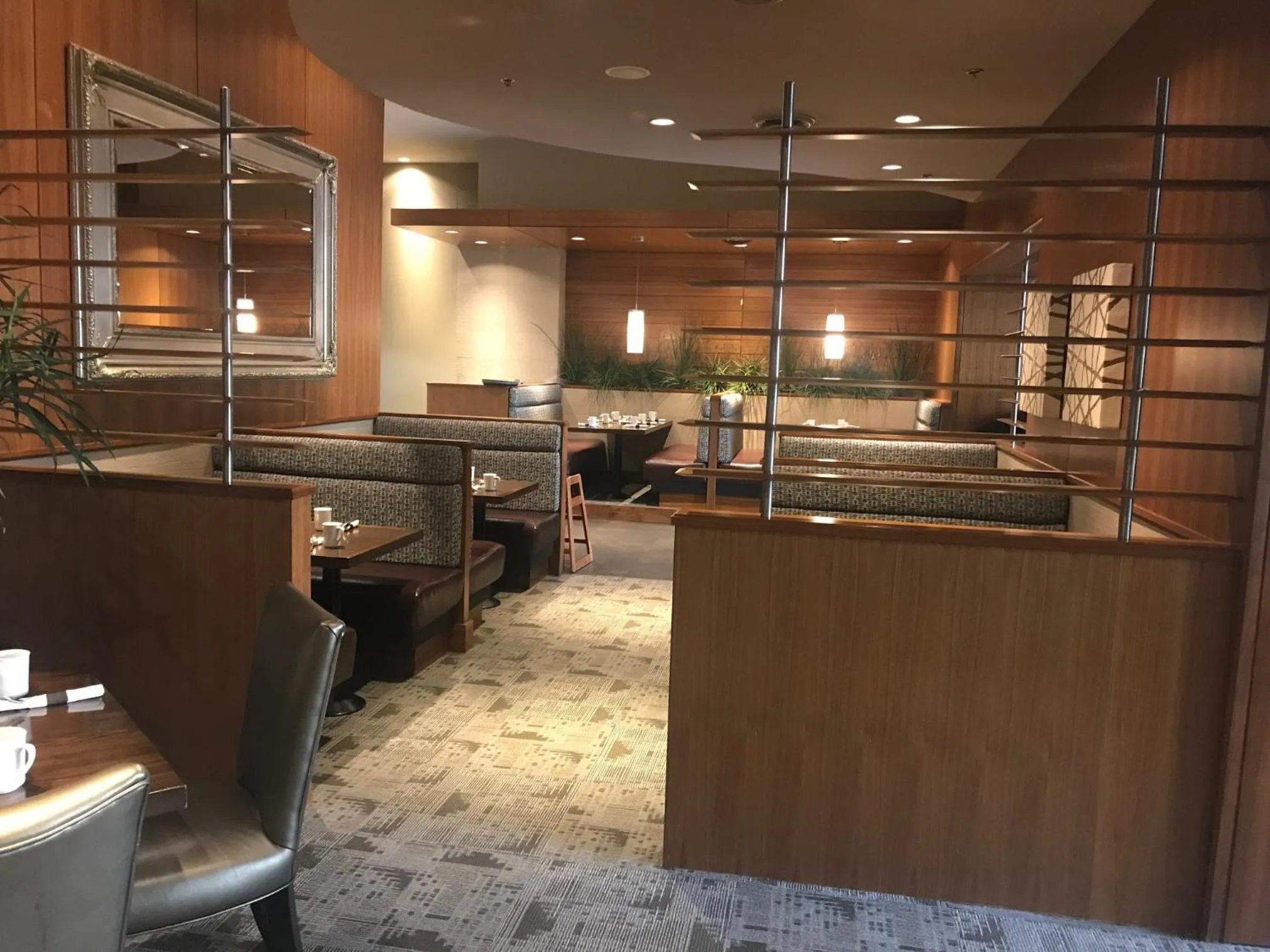 Restaurant/places to eat in Best Western Premier Chateau Granville Hotel & Suites & Conference Centre