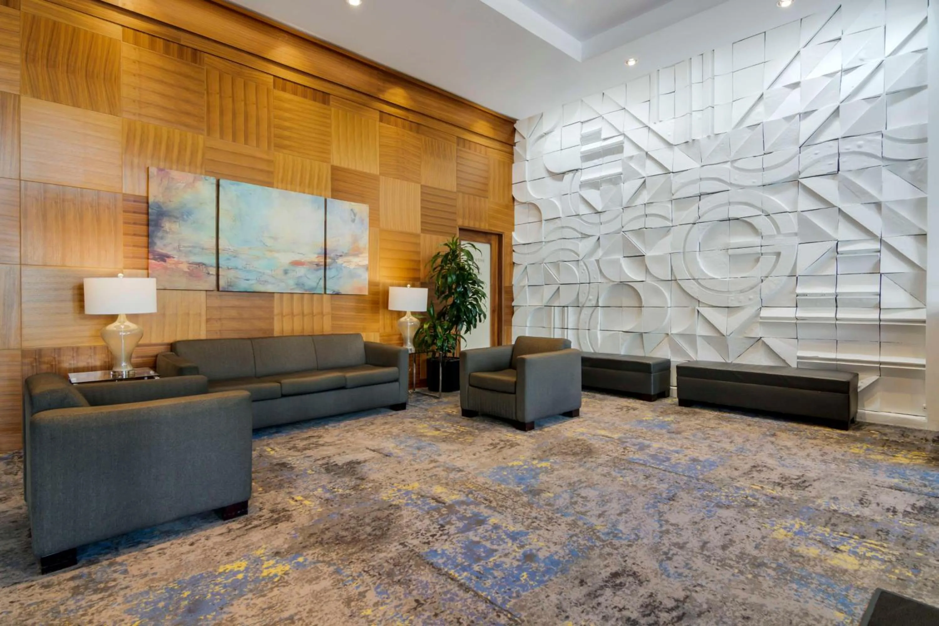 Lobby or reception in Best Western Premier Chateau Granville Hotel & Suites & Conference Centre