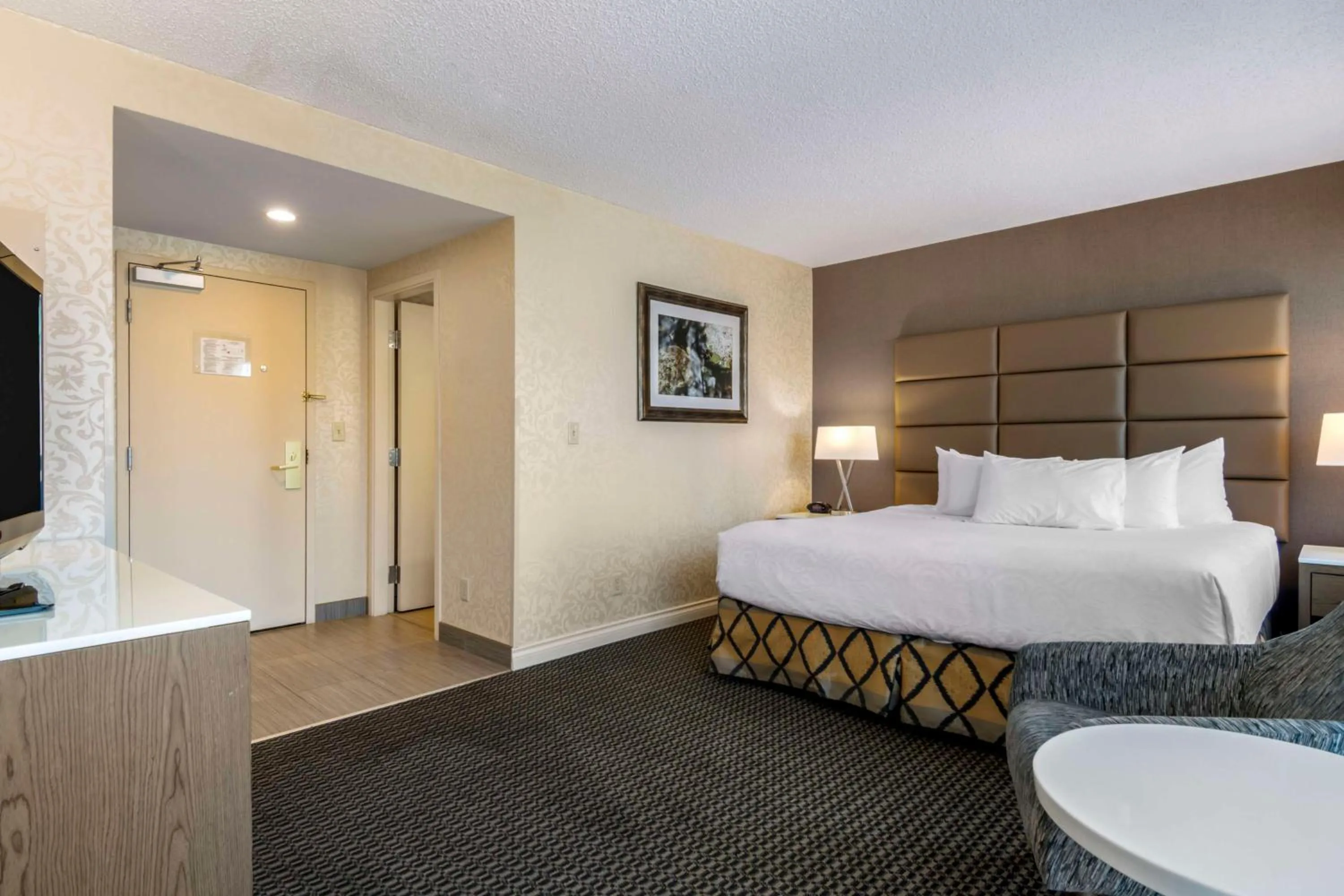 Bedroom, Bed in Best Western Premier Chateau Granville Hotel & Suites & Conference Centre