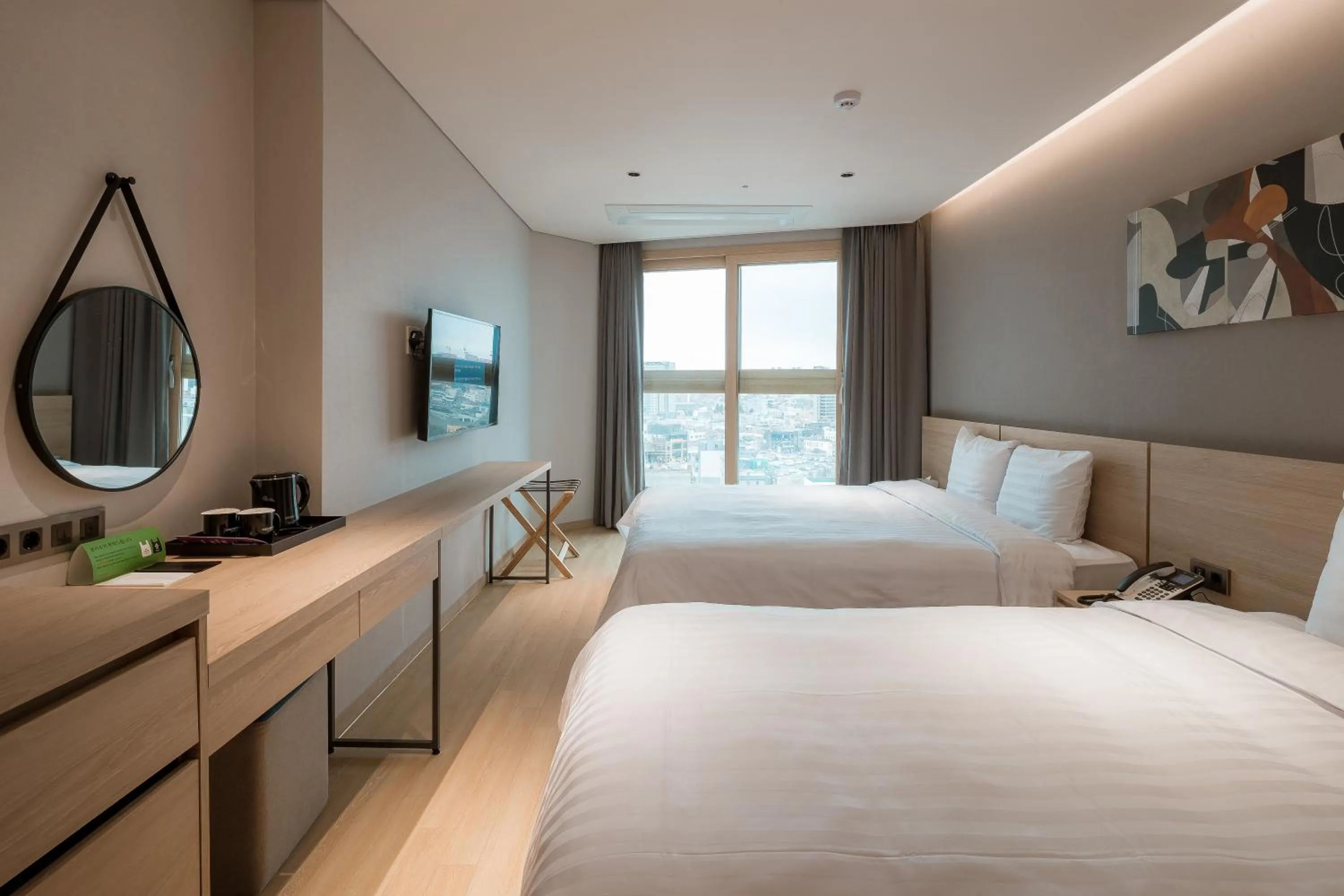 Photo of the whole room, Bed in Chestertons Sokcho