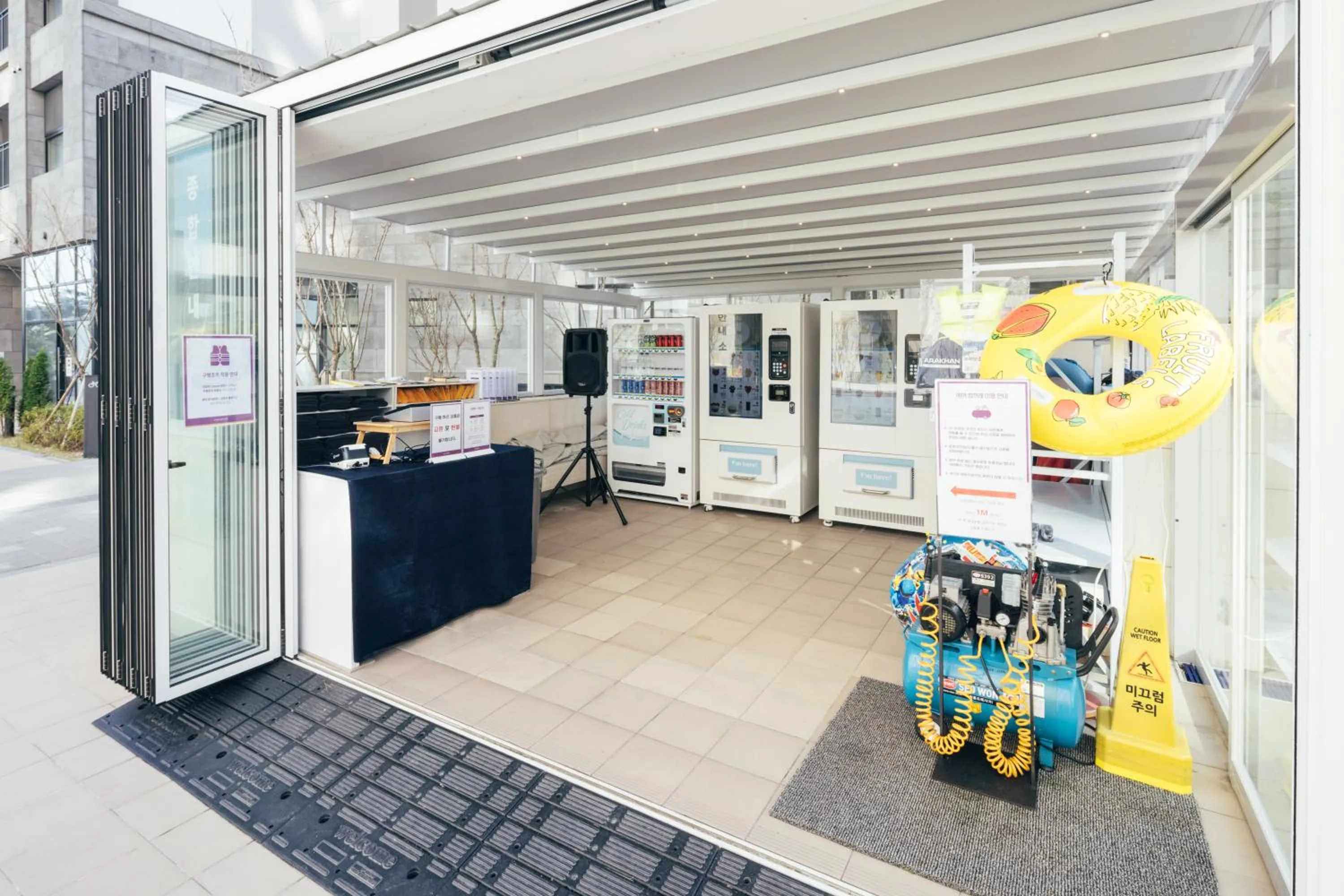 Swimming pool in Chestertons Sokcho