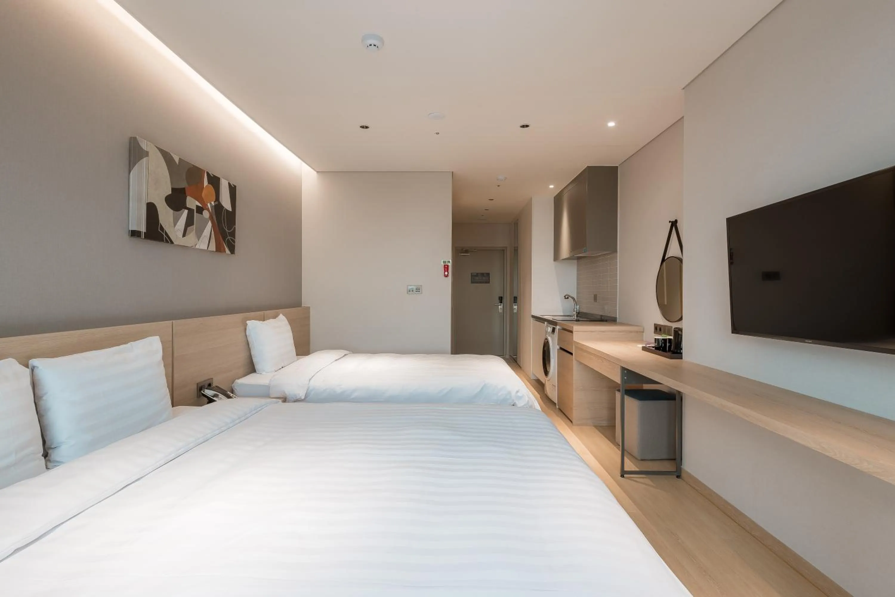 Photo of the whole room, Bed in Chestertons Sokcho