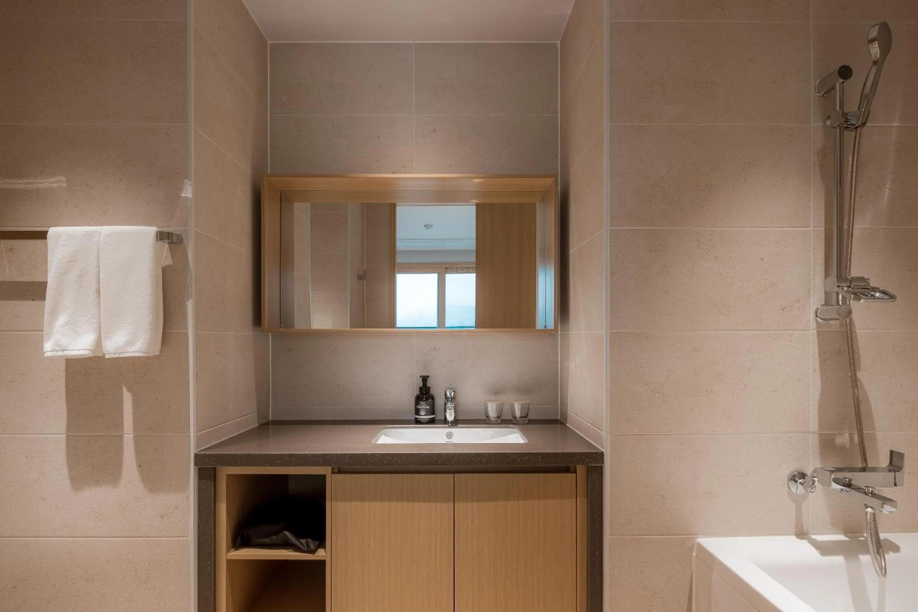Bathroom in Chestertons Sokcho