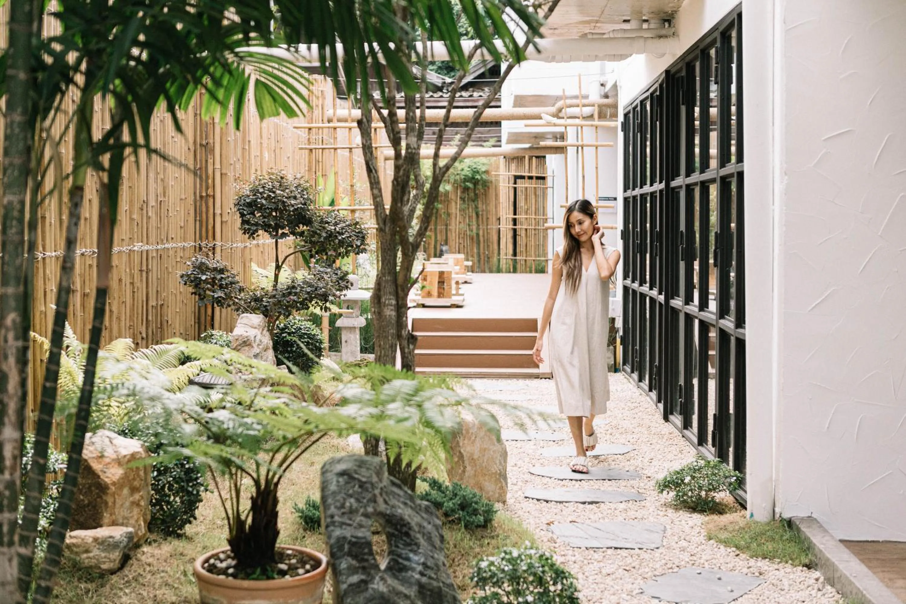 People in Glory Wabi Sabi Hotel 清迈古城荣耀侘寂酒店