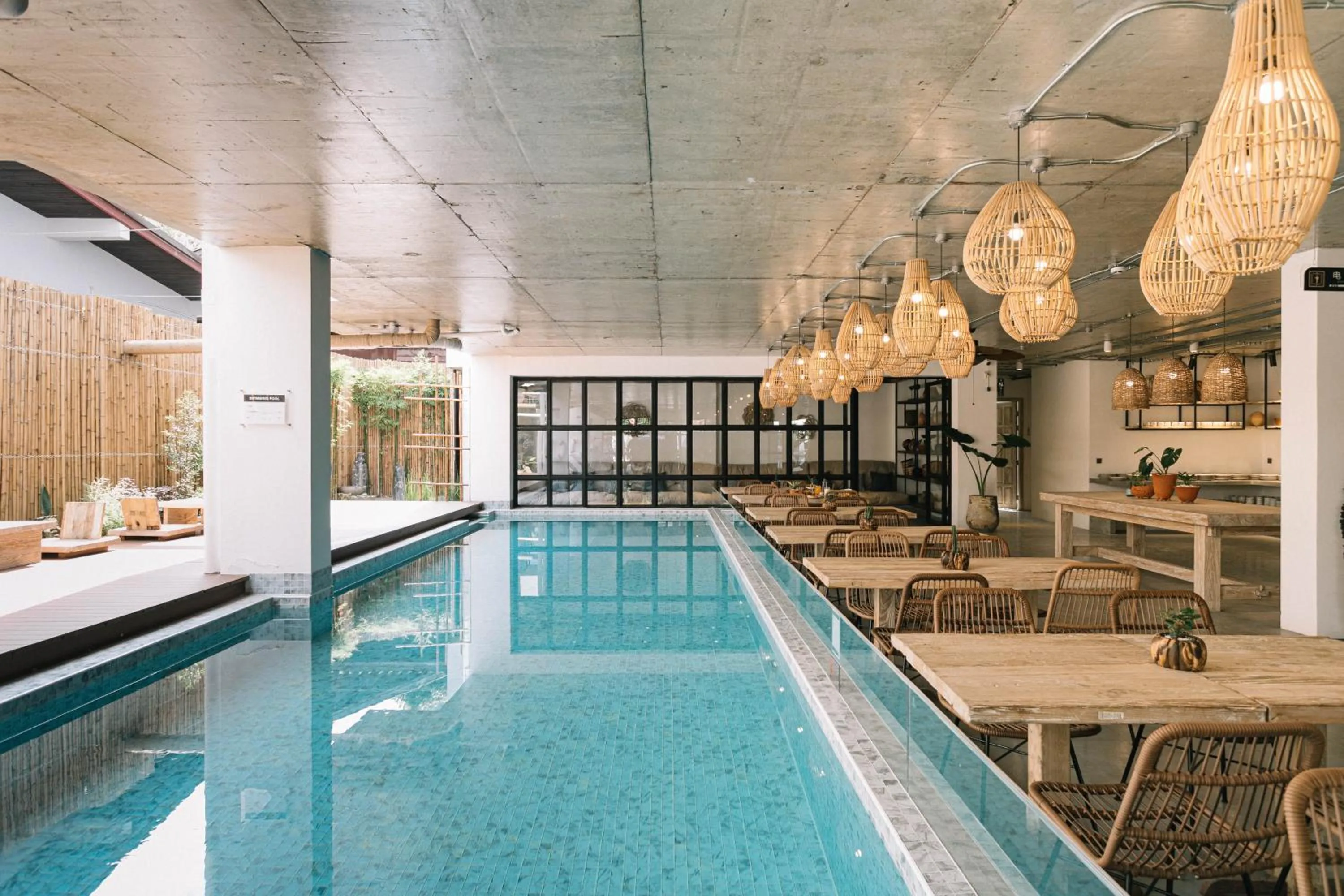 Swimming pool in Glory Wabi Sabi Hotel 清迈古城荣耀侘寂酒店