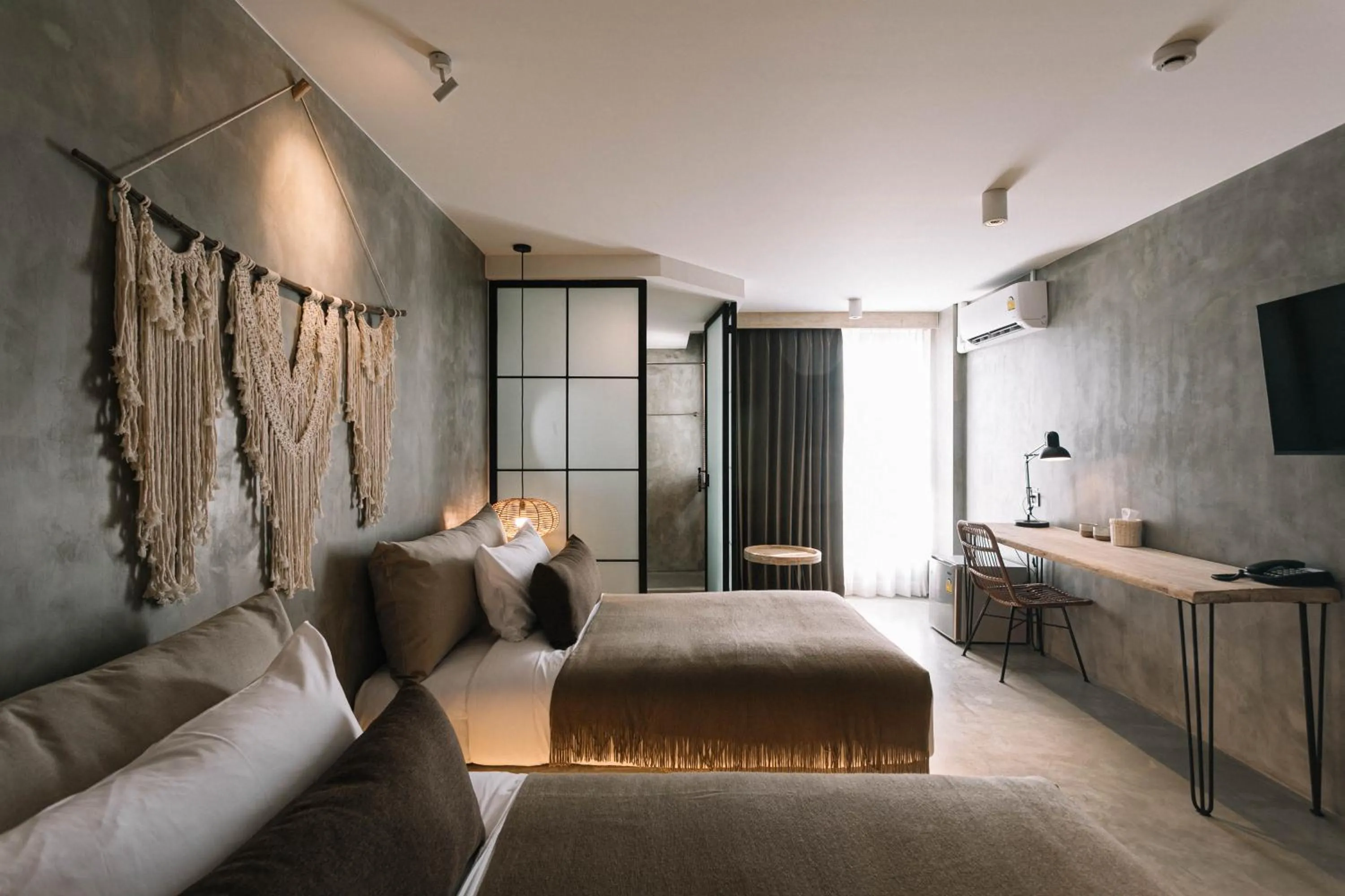 Living room, Bed in Glory Wabi Sabi Hotel 清迈古城荣耀侘寂酒店