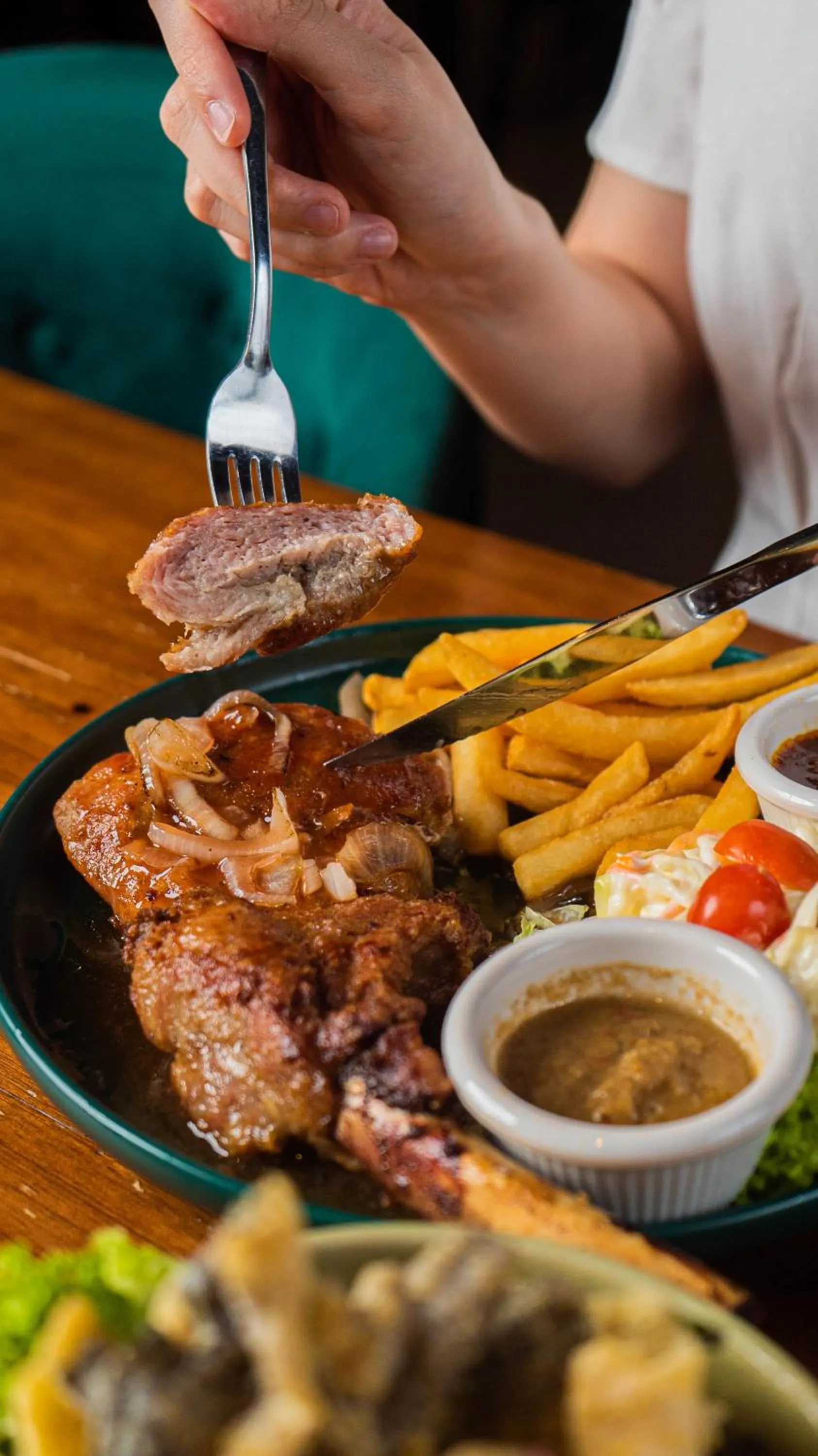 Restaurant/places to eat in Cel Hotel