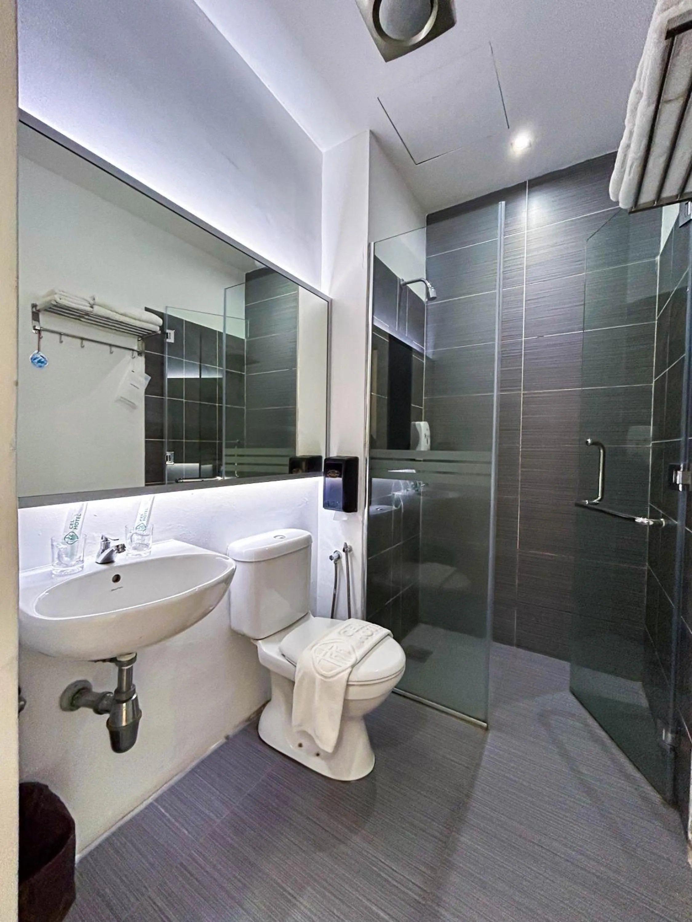 Bathroom in Cel Hotel