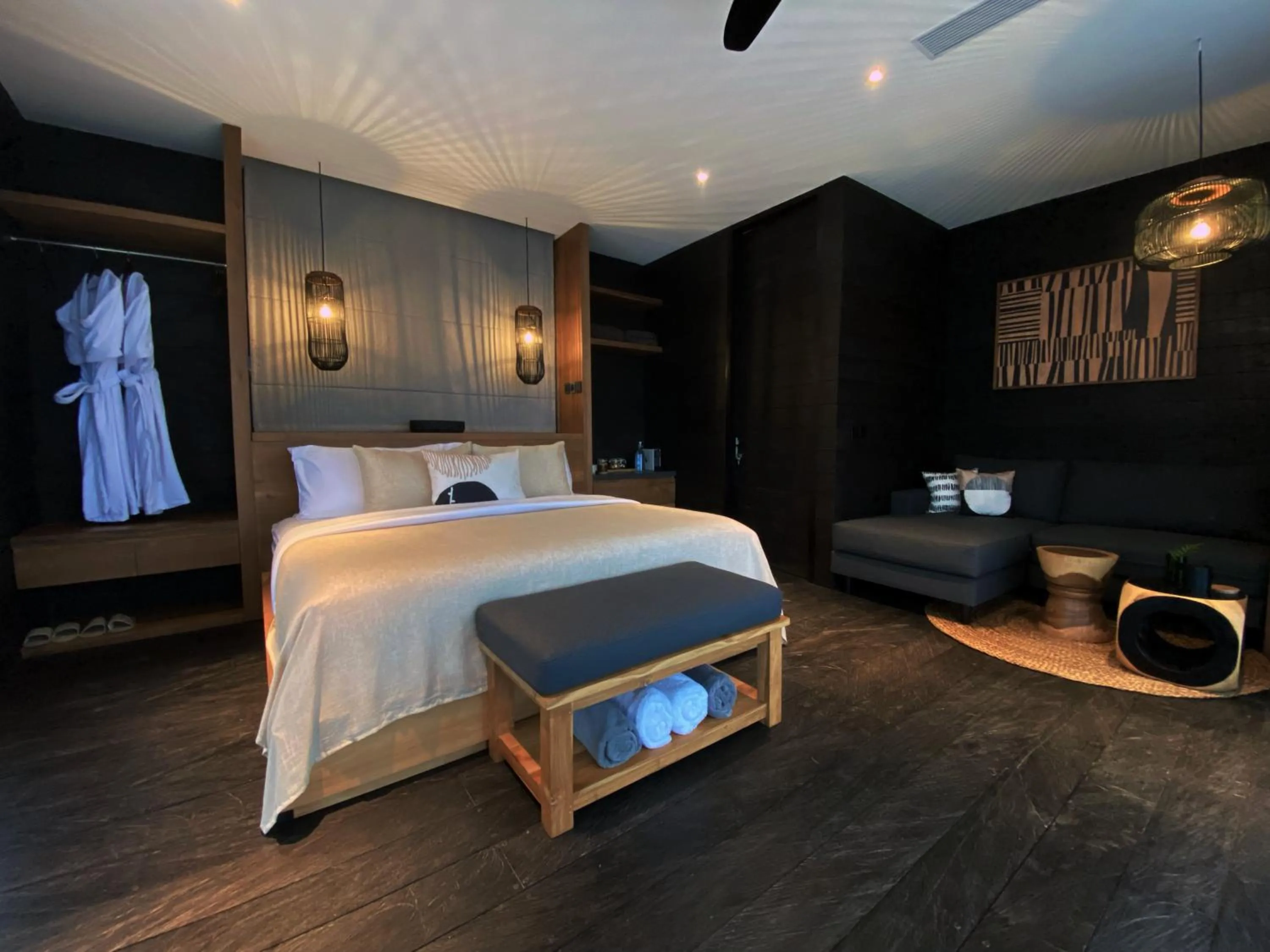 Photo of the whole room, Bed in Munduk Cabins