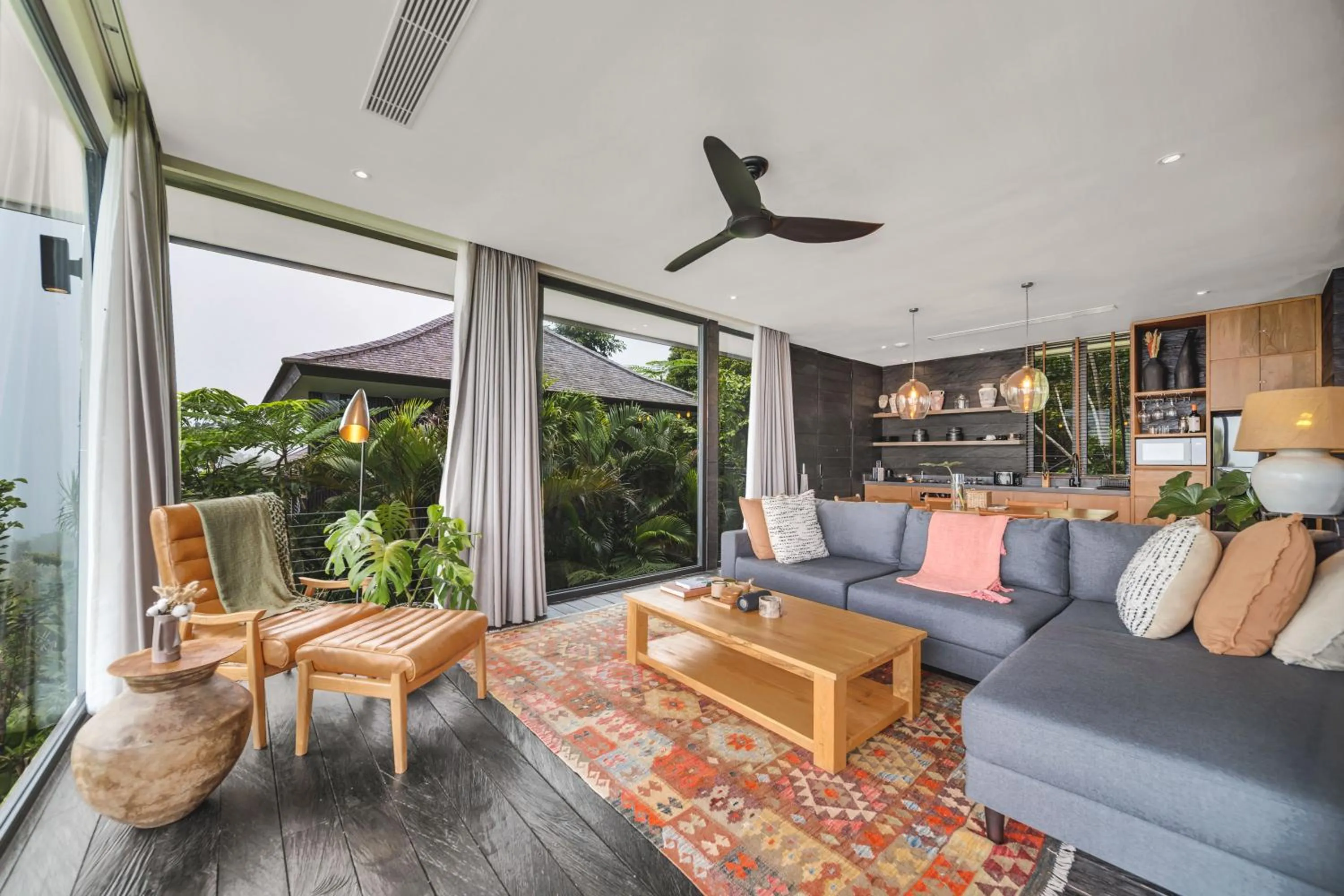 Living room in Munduk Cabins