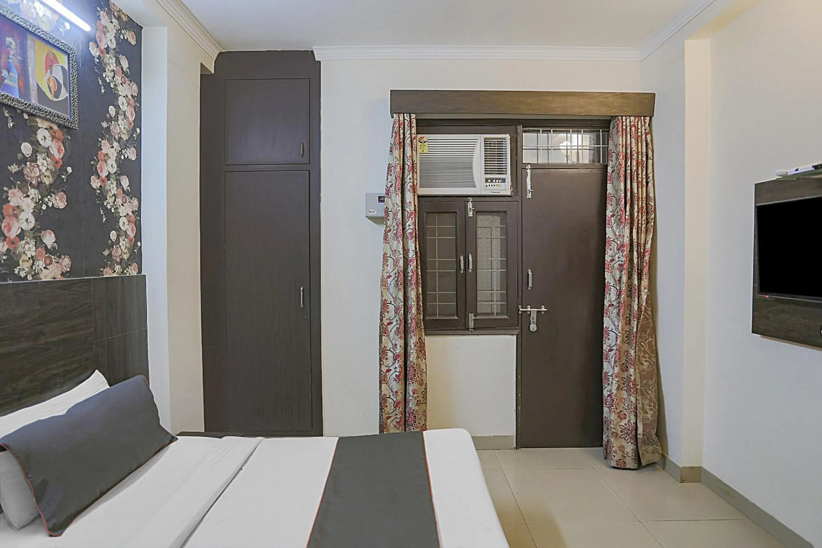 Bedroom, Bed in Hotel O Sun Villa