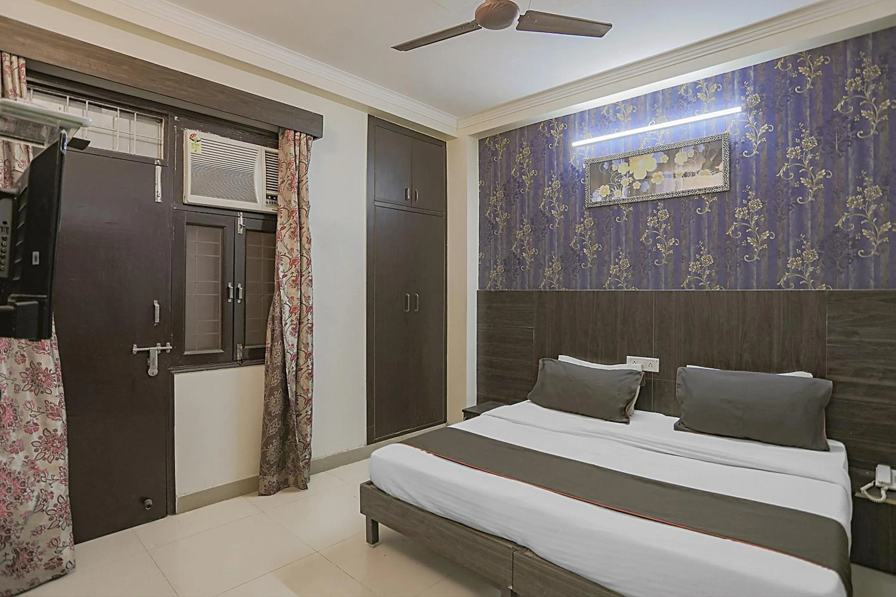 Bedroom, Bed in Hotel O Sun Villa